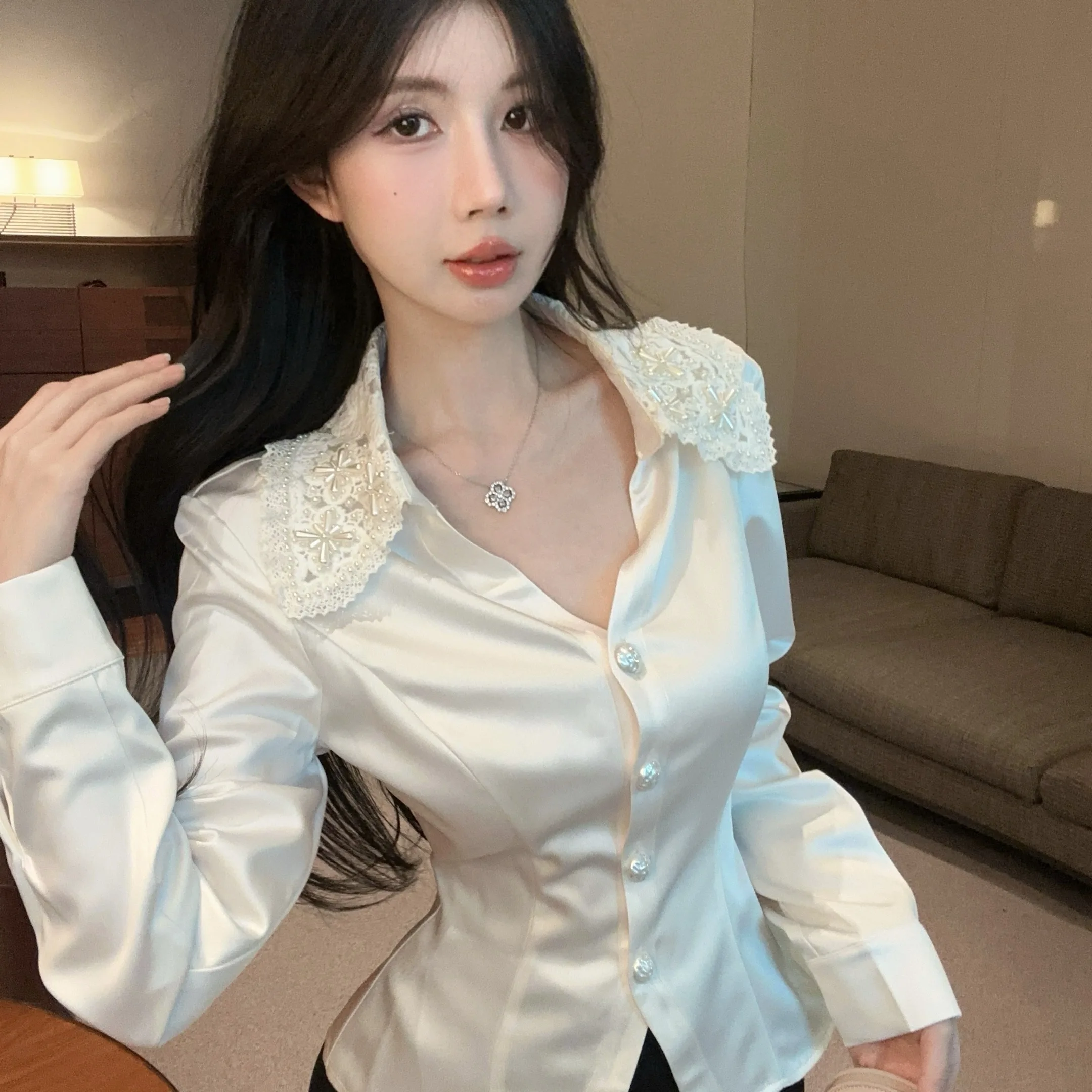 Женская модная повседневная блузка Ele Slim Fit с длинным рукавом, V-образным вырезом и приталенным силуэтом, новинка Весна 2026
Женская модная повседневная блузка Ele Slim Fit с длинным рукавом, V-образным вырезом и приталенным силуэтом, новинка Весна 2026