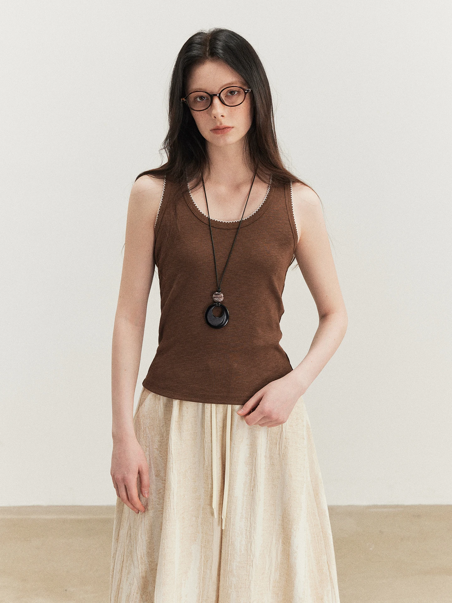 Pure Cotton Embroidered Sleeveless round Neck Vest Women's Spring Summer Slimming Versatile U-Neck Top Outerwear
Pure Cotton Embroidered Sleeveless round Neck Vest Women's Spring Summer Slimming Versatile U-Neck Top Outerwear