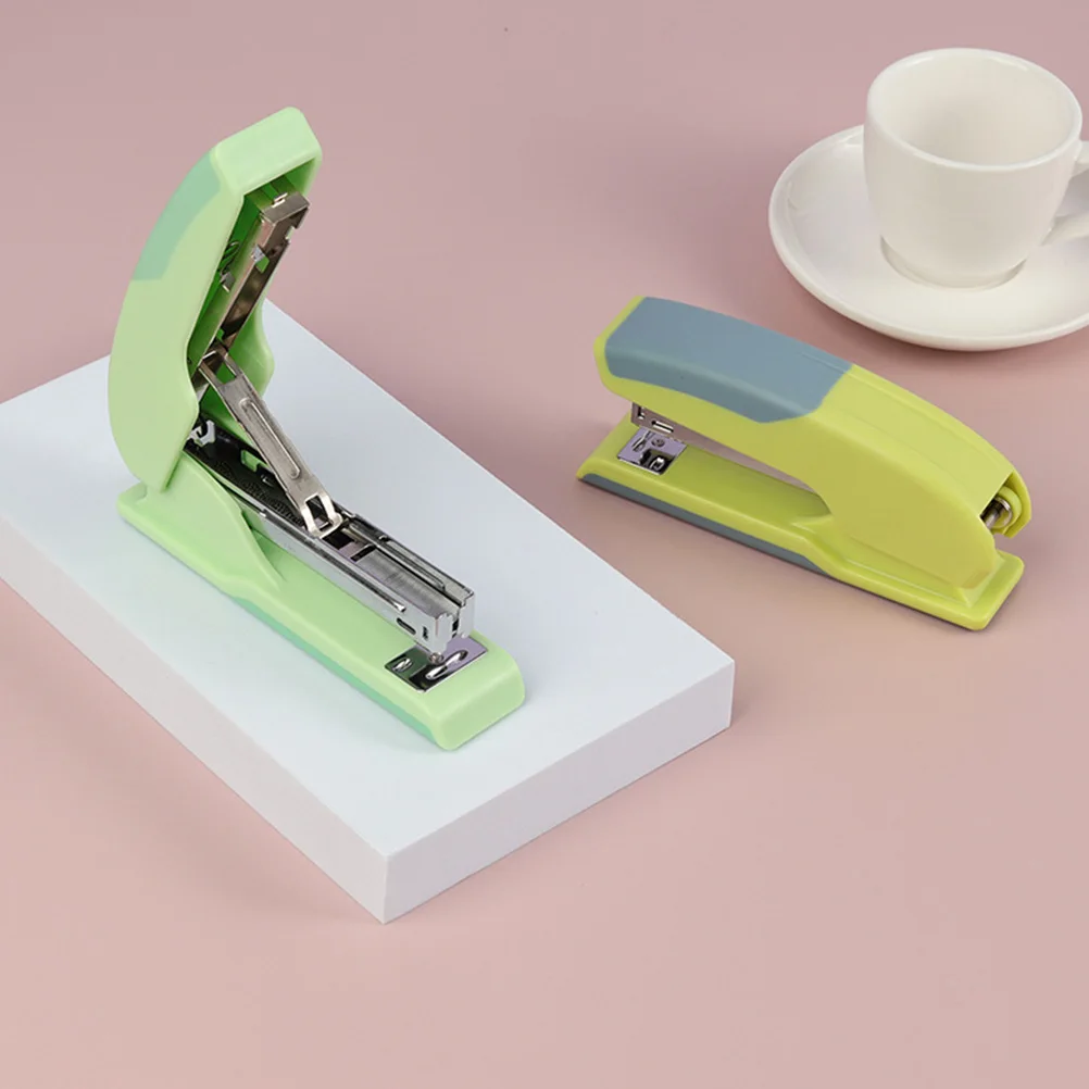 1pc Plastic Desk Paper Office Supplies Office Stapler Portable Easy to Use at School Book Stapling Tool Home Student Stationery
1pc Plastic Desk Paper Office Supplies Office Stapler Portable Easy to Use at School Book Stapling Tool Home Student Stationery