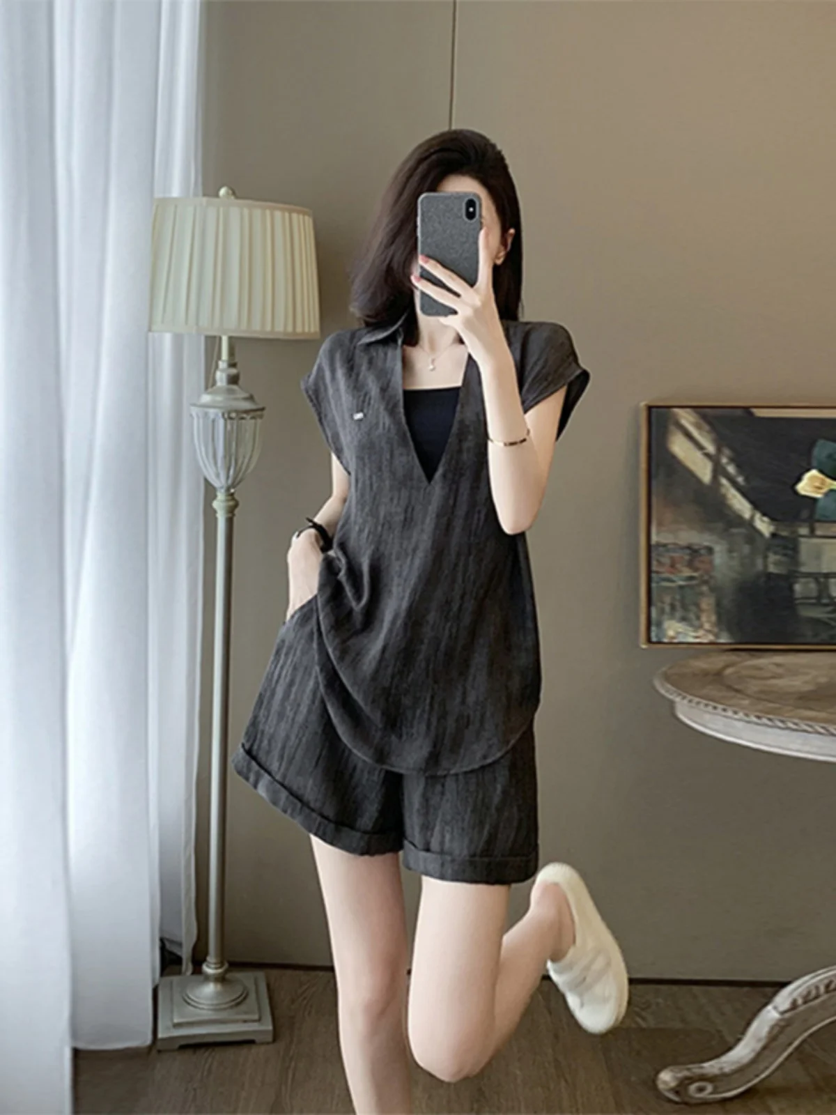 Cotton Linen Set Women Summer High End Short Sleeve Street Style European Goods Fashionable Casual Shorts Two Piece Set
Cotton Linen Set Women Summer High End Short Sleeve Street Style European Goods Fashionable Casual Shorts Two Piece Set
