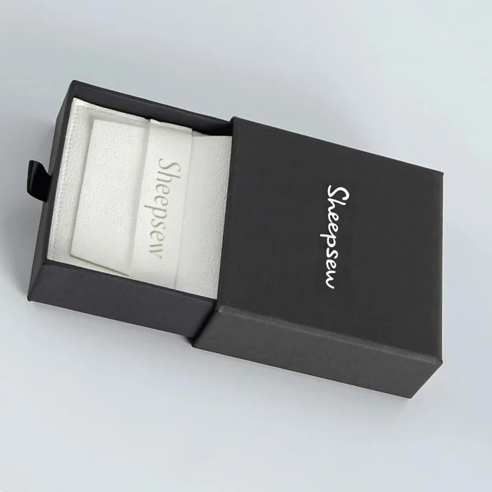 50, черная упаковка для ювелирных изделий на заказ, тиснение логотипа, кольцо из микрофибры, сумка, браслет, ожерелье, серьги, чехол для хранения
50, черная упаковка для ювелирных изделий на заказ, тиснение логотипа, кольцо из микрофибры, сумка, браслет, ожерелье, серьги, чехол для хранения