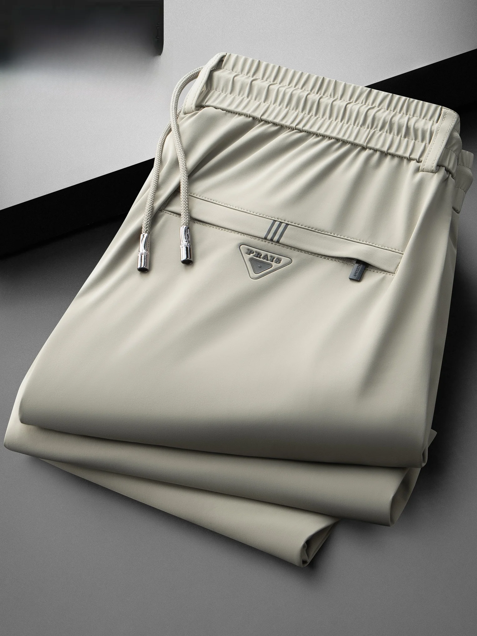 High-End Men's Casual Pants Ice Silk Draped Thin Loose Straight Qui Dry Summer Faionable Urban Sle Busin Casual
High-End Men's Casual Pants Ice Silk Draped Thin Loose Straight Qui Dry Summer Faionable Urban Sle Busin Casual