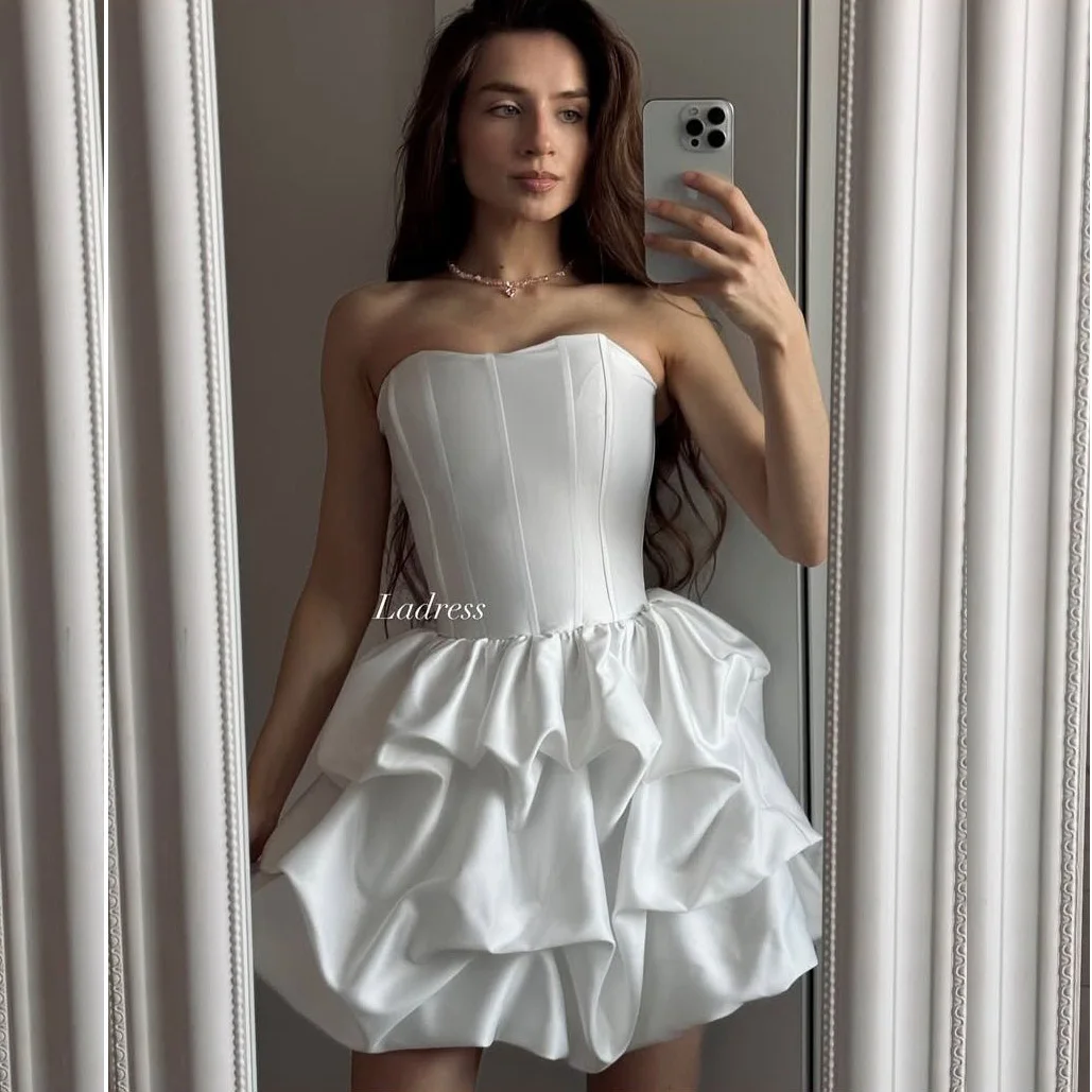 White Ruched Prom Party Dresses Layered Tiered Short Dress Corset A Line Pleated Sleeveless Strapless Ruched Mini Prom Gowns
White Ruched Prom Party Dresses Layered Tiered Short Dress Corset A Line Pleated Sleeveless Strapless Ruched Mini Prom Gowns