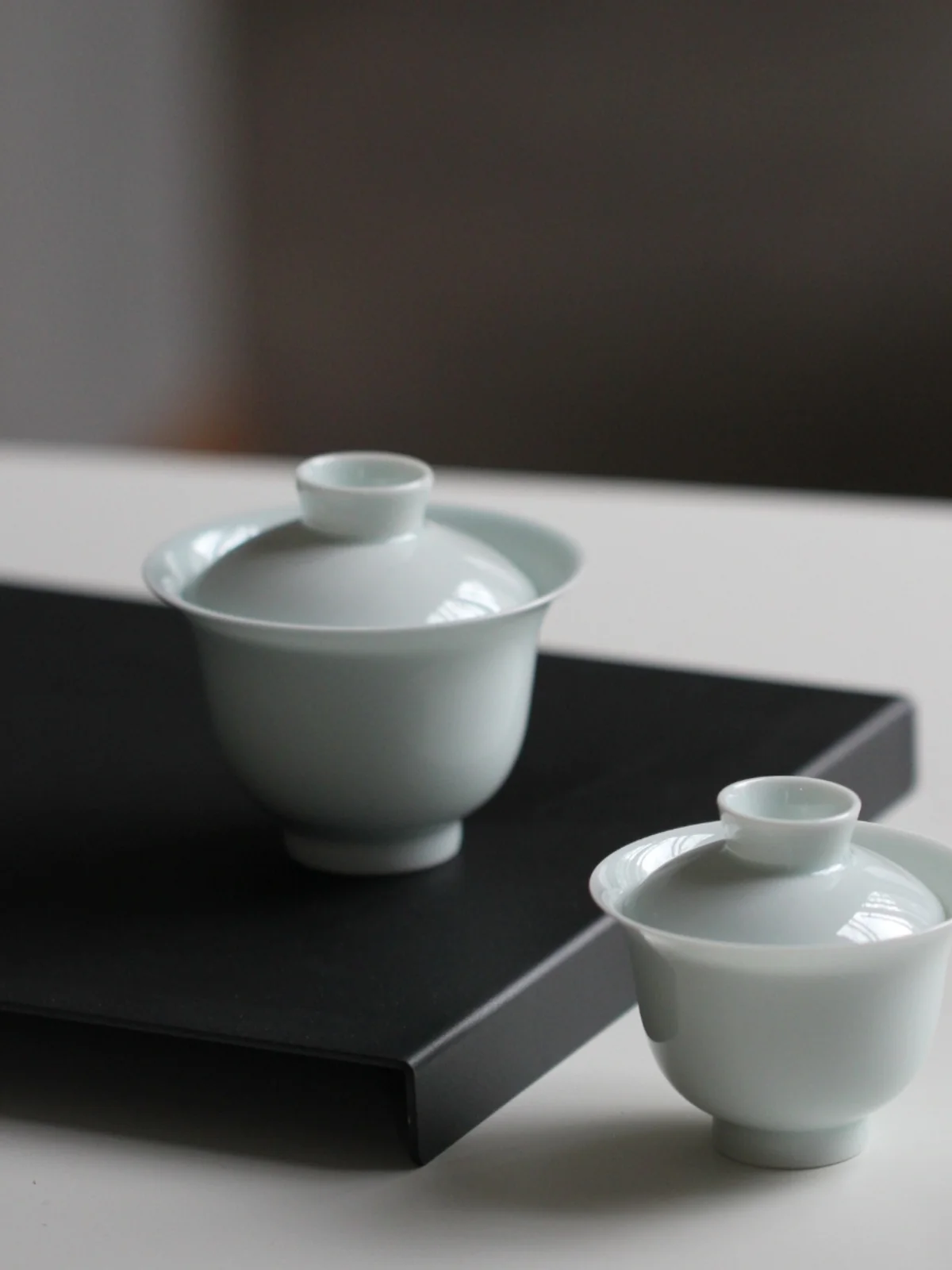 Lu ou ng Qing Gai Wan Large And Small Size Lu Character for Brewing Ro Tea And Pu'Er Non-Touchable
Lu ou ng Qing Gai Wan Large And Small Size Lu Character for Brewing Ro Tea And Pu'Er Non-Touchable