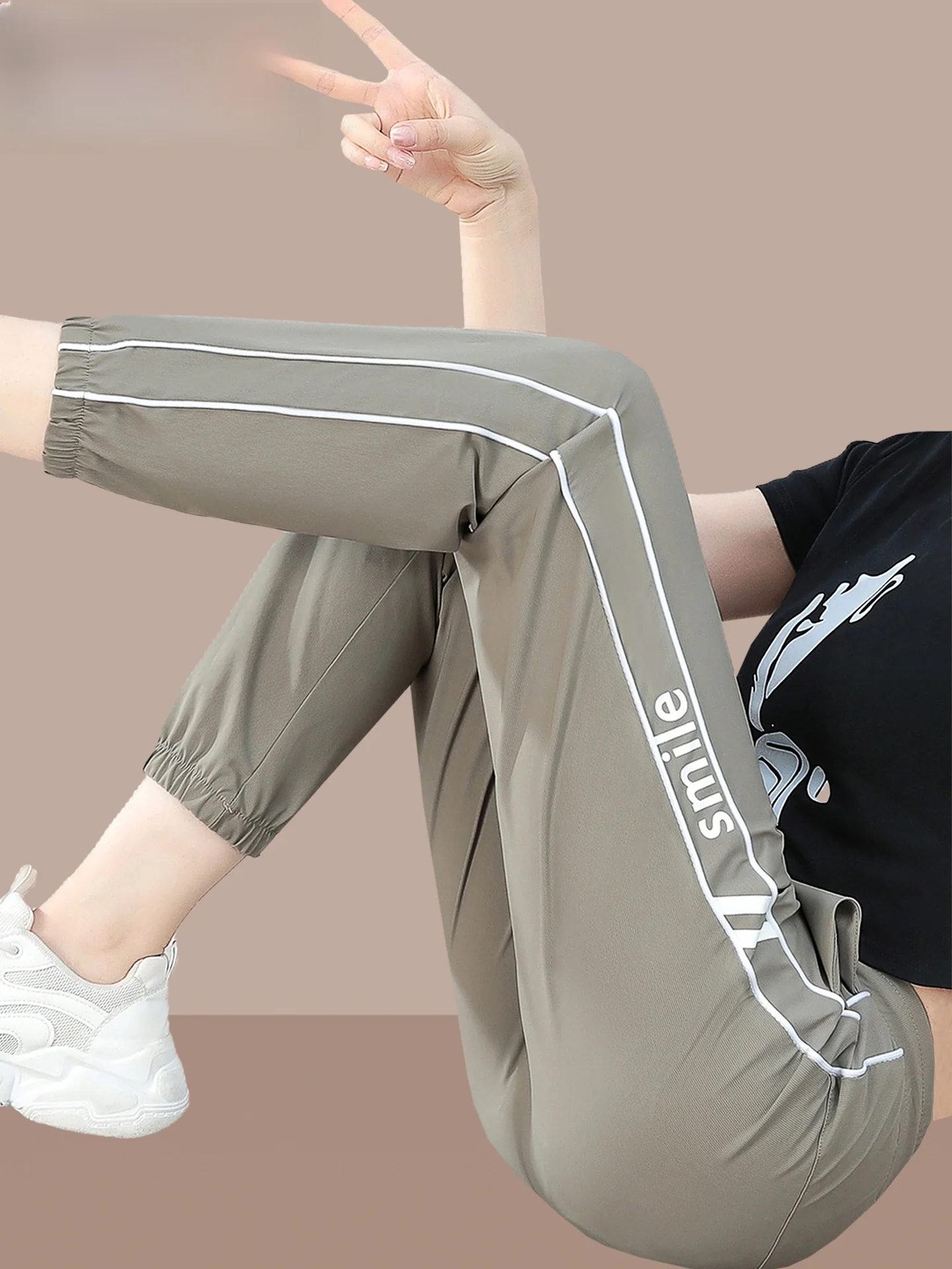 Женские летние брюки из ледяного шелка 2026: Новые, тонкие, быстросохнущие, спортивные, свободные, повседневные, с высокой талией, прямого кроя
Женские летние брюки из ледяного шелка 2026: Новые, тонкие, быстросохнущие, спортивные, свободные, повседневные, с высокой талией, прямого кроя