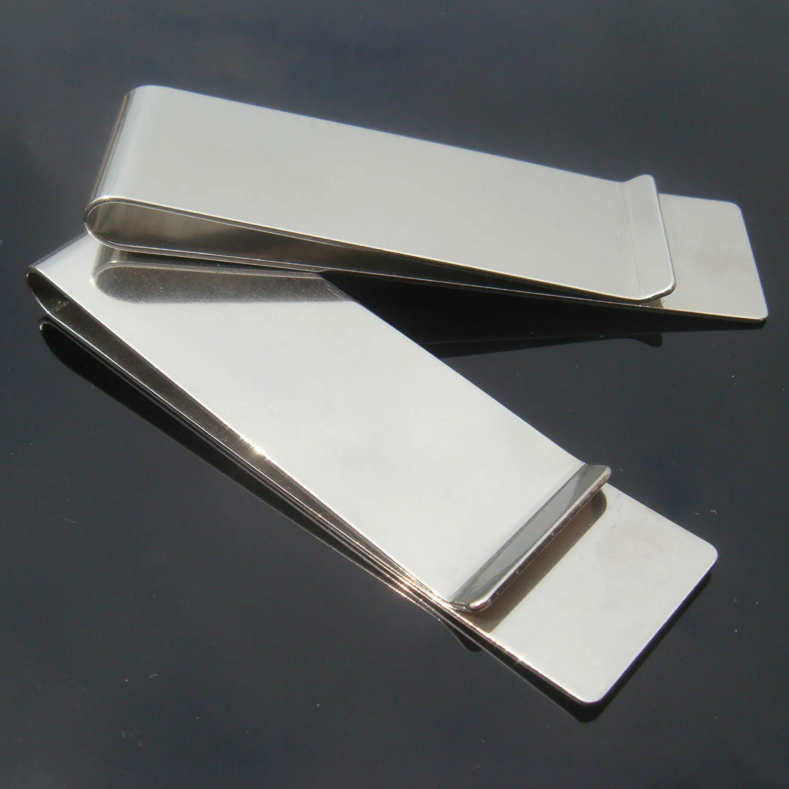 1Pcs Stainless Steel Money Clip Fashion Simple Silver Creative Banknote Clip Belt Clip Personality Bookmark Metal Ticket Folder
1Pcs Stainless Steel Money Clip Fashion Simple Silver Creative Banknote Clip Belt Clip Personality Bookmark Metal Ticket Folder