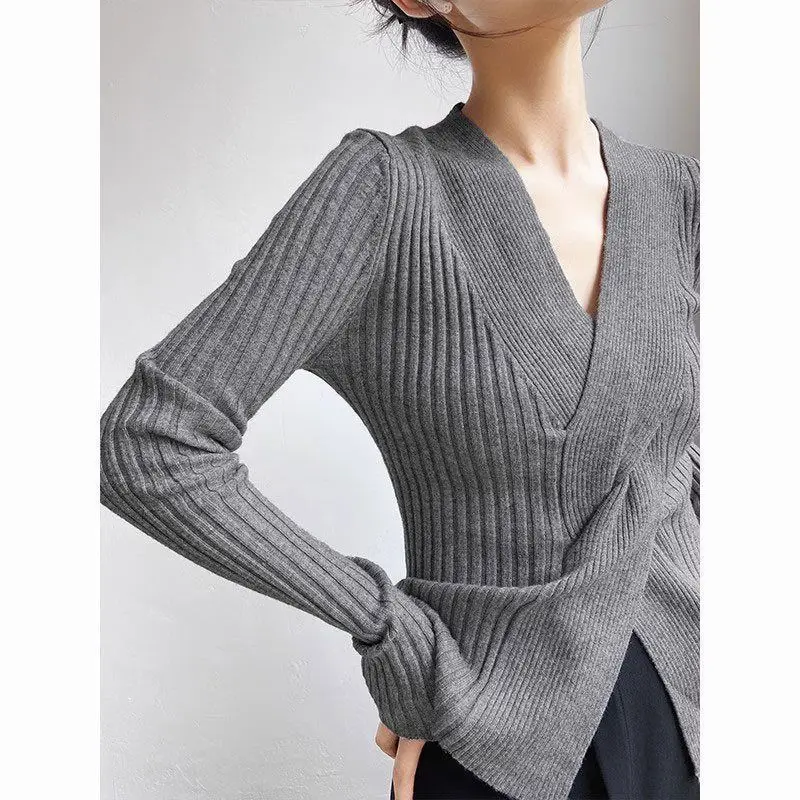 Black White Grey V-neck Knit Sweater Women Spring Autumn Tops Slim Knitted Pullover Long Sleeve Design Outerwear Vintage Jumper
Black White Grey V-neck Knit Sweater Women Spring Autumn Tops Slim Knitted Pullover Long Sleeve Design Outerwear Vintage Jumper