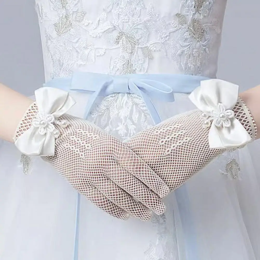 Кружевные короткие перчатки для маленьких девочек 4-8 лет, чаепитие, свадебные перчатки с цветочным узором для девочек с бантом, детские перчатки принцессы
Кружевные короткие перчатки для маленьких девочек 4-8 лет, чаепитие, свадебные перчатки с цветочным узором для девочек с бантом, детские перчатки принцессы