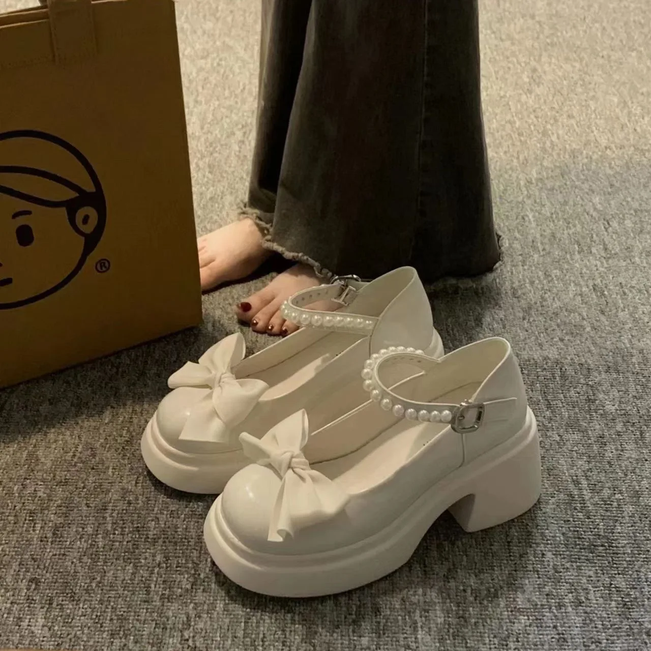 2026 New Spring Women's Mary Jane Shoes Thick Bottom Increased Height Bow Knot Mouth Single Shoes One Word Buckle Fashion Shoes
2026 New Spring Women's Mary Jane Shoes Thick Bottom Increased Height Bow Knot Mouth Single Shoes One Word Buckle Fashion Shoes