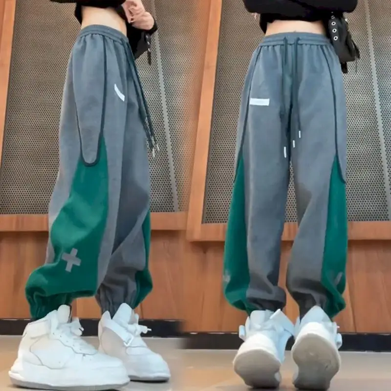 Fashion Patchwork Sweatpants Women Casual Sports Desgin Sense Haren Pants Oversized Plush Thickene Loose Trousers Womens Pants
Fashion Patchwork Sweatpants Women Casual Sports Desgin Sense Haren Pants Oversized Plush Thickene Loose Trousers Womens Pants