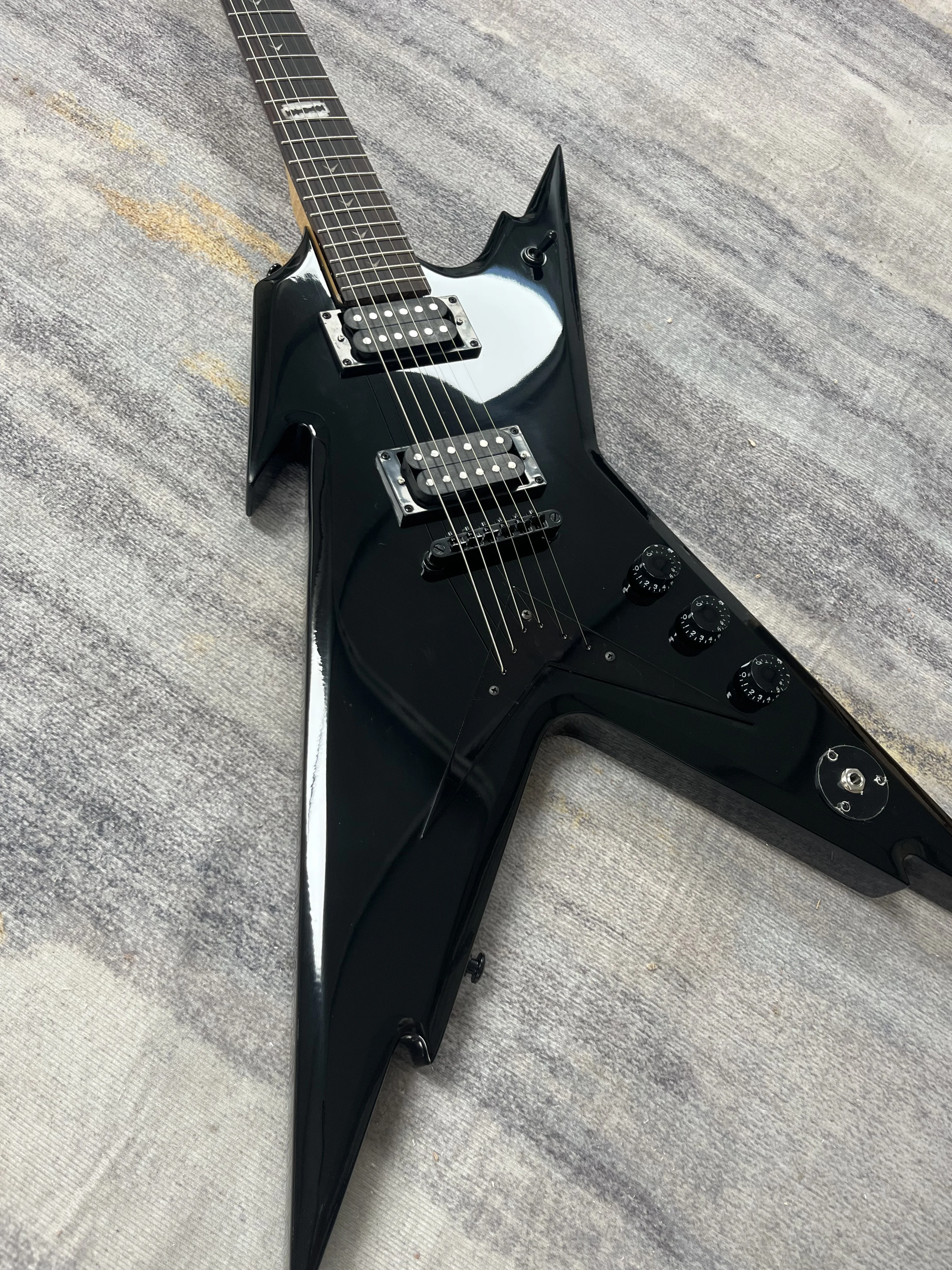 Chinese Electric Guitar V Style Fixed Bridge Black Color Maple Neck String through body
Chinese Electric Guitar V Style Fixed Bridge Black Color Maple Neck String through body