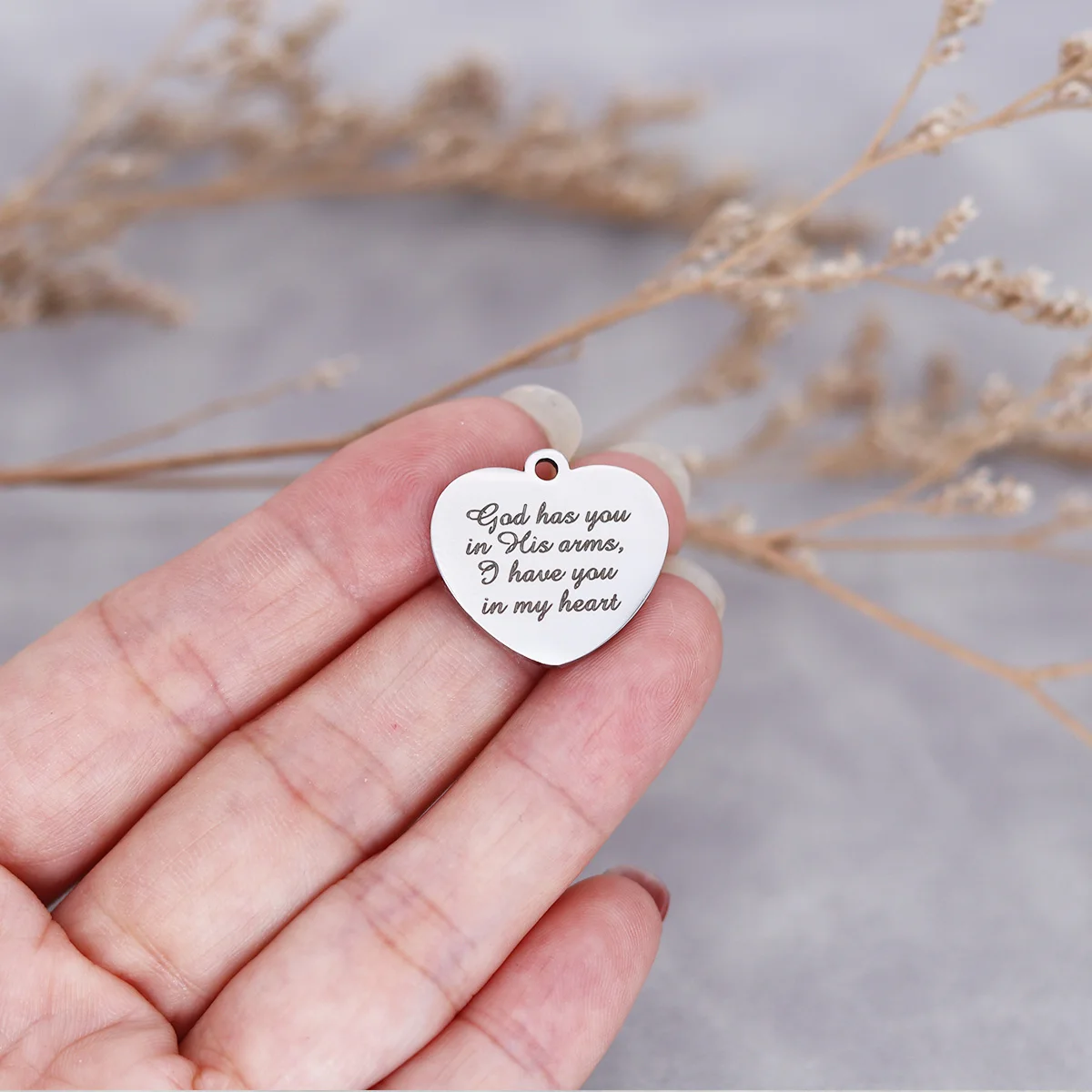 3Pcs/lot Stainless Steel Laser Engraved God Has You In His Arms Charms Pendant For Making Earrings Necklace DIY Handmade Craft
3Pcs/lot Stainless Steel Laser Engraved God Has You In His Arms Charms Pendant For Making Earrings Necklace DIY Handmade Craft