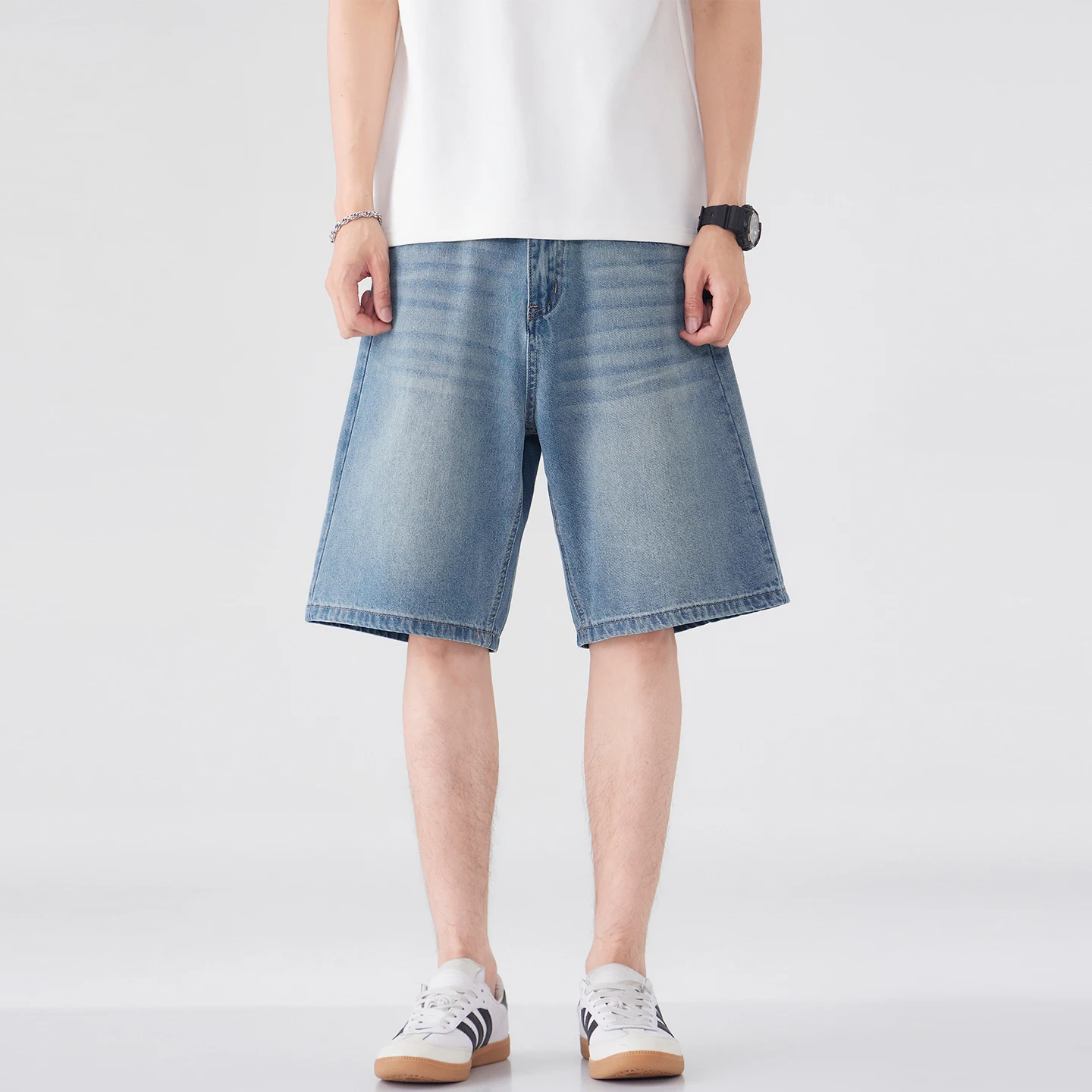 2026 summer brand men's straight loose denim shorts light blue casual mid-waist knee length non-elastic fashion casual jeans
2026 summer brand men's straight loose denim shorts light blue casual mid-waist knee length non-elastic fashion casual jeans