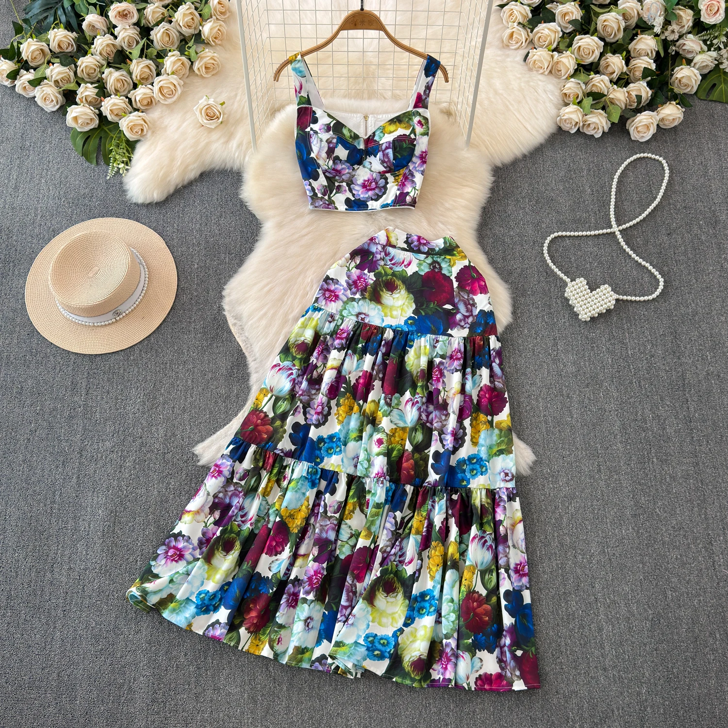 ALPHALMODA 2024 Vacation Skirt Set Women Camisole Crop Top Retro Printed Floral Skirt 2pcs Trendy Suits
ALPHALMODA 2024 Vacation Skirt Set Women Camisole Crop Top Retro Printed Floral Skirt 2pcs Trendy Suits