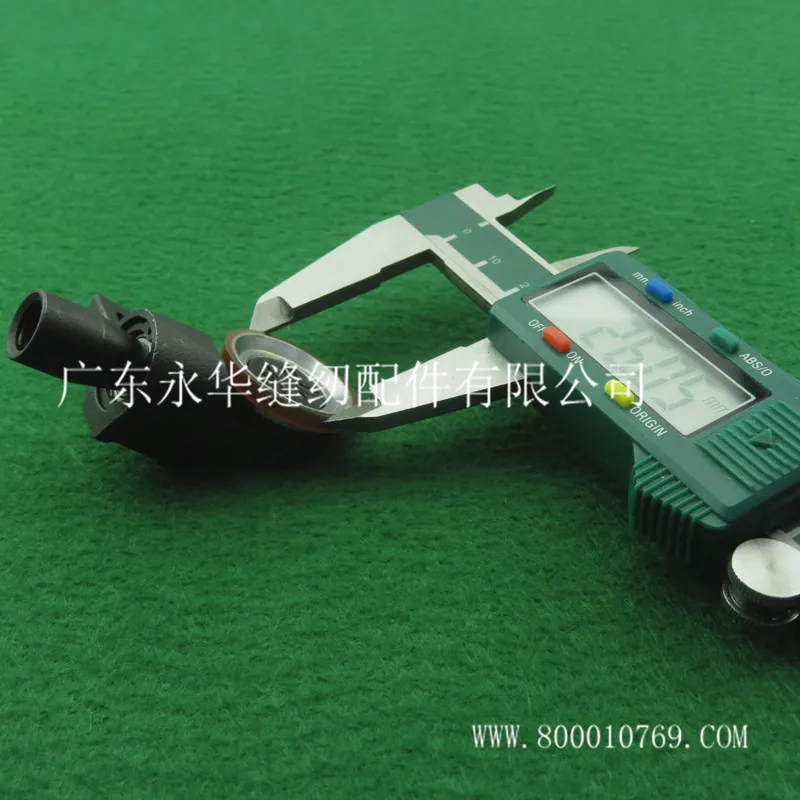 Roller roller front roller presser foot rubber 591 8810 8820 pressure roller industrial sewing machine accessories
Roller roller front roller presser foot rubber 591 8810 8820 pressure roller industrial sewing machine accessories