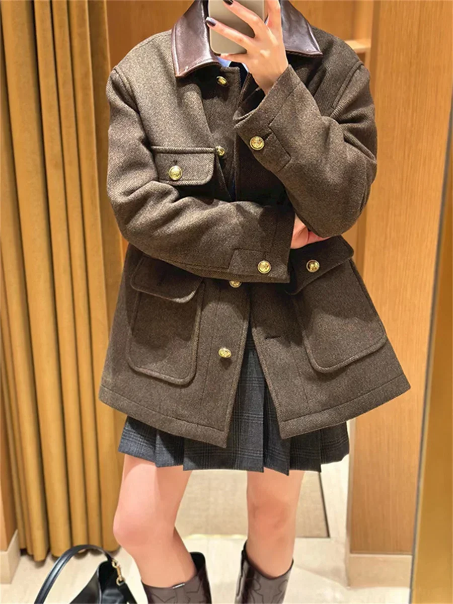 Women's Single Breasted Woolen Jacket Splices Turn-Down Collar Long Sleeve Fashion Autumn 2024 Lady Coat with Pockets
Women's Single Breasted Woolen Jacket Splices Turn-Down Collar Long Sleeve Fashion Autumn 2024 Lady Coat with Pockets