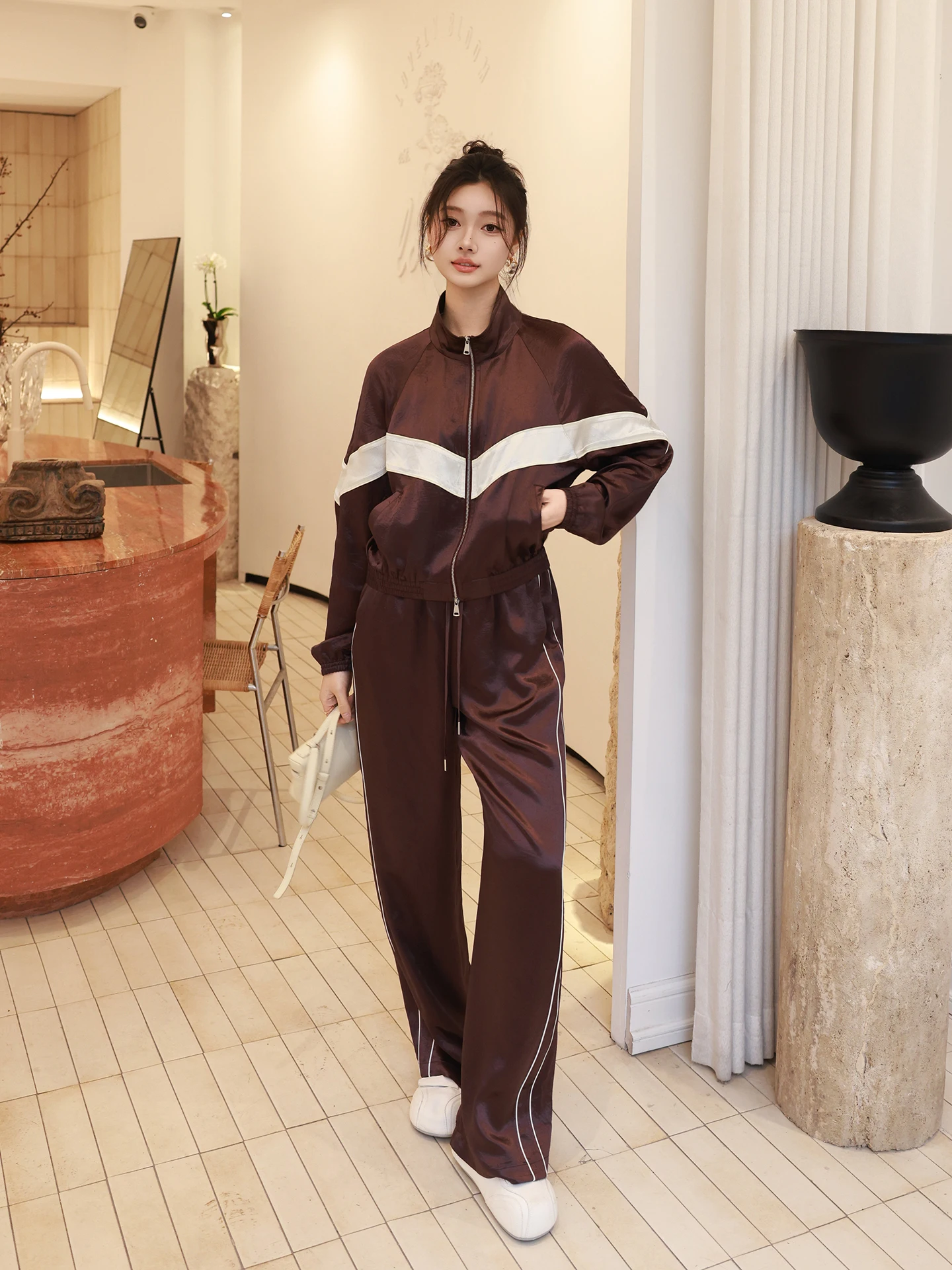 Mehome Yang Fashion Set Old Yang Family Clothes Acetate Peninsula Slimming Meat Covering Stylish New Model Spring Season
Mehome Yang Fashion Set Old Yang Family Clothes Acetate Peninsula Slimming Meat Covering Stylish New Model Spring Season
