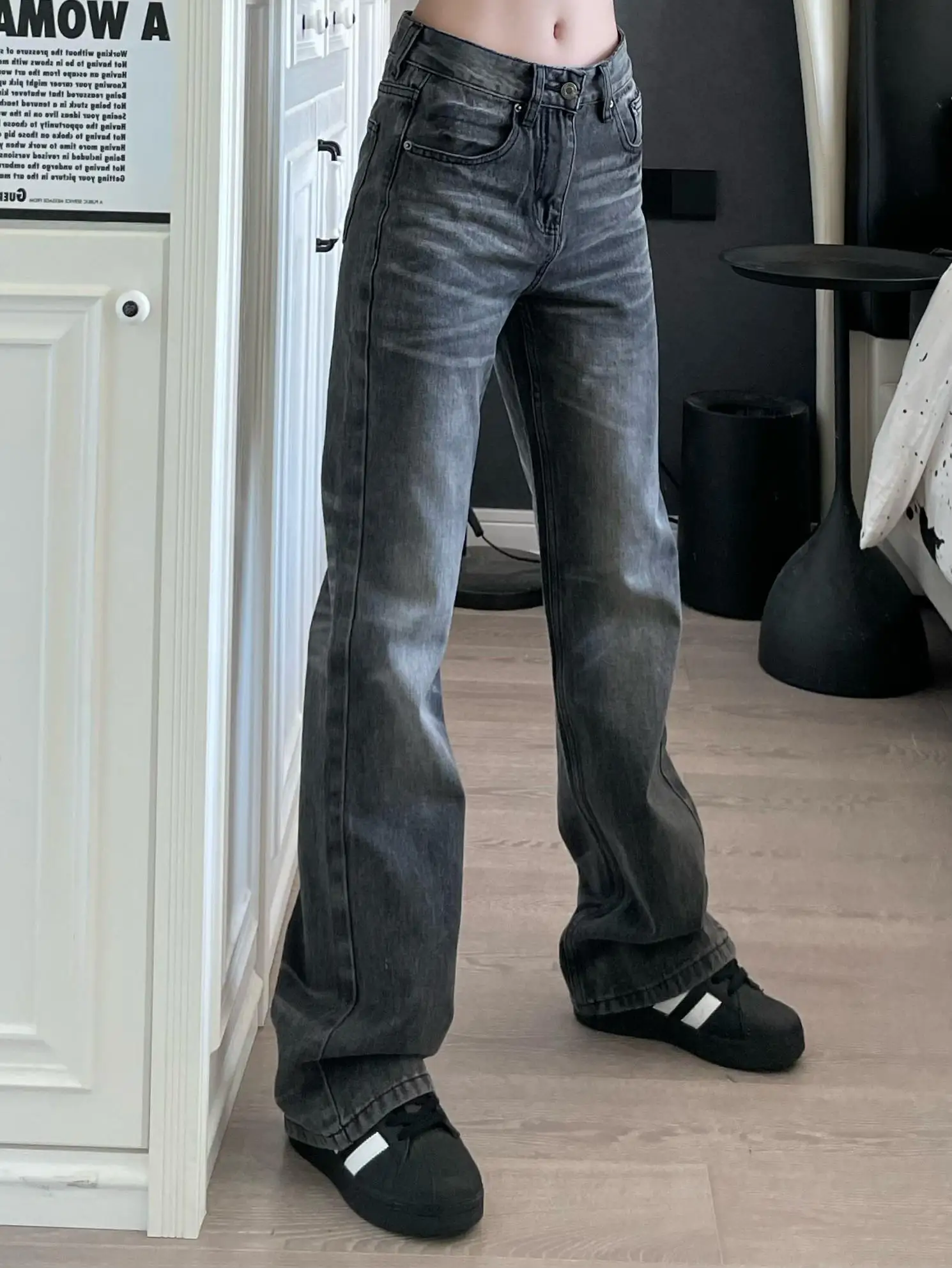 Джинсы Bla Distred Slim Fit 9002up American High Street Sle, мужские и женские весенне-осенние новые длинные джинсы молодежные
Джинсы Bla Distred Slim Fit 9002up American High Street Sle, мужские и женские весенне-осенние новые длинные джинсы молодежные