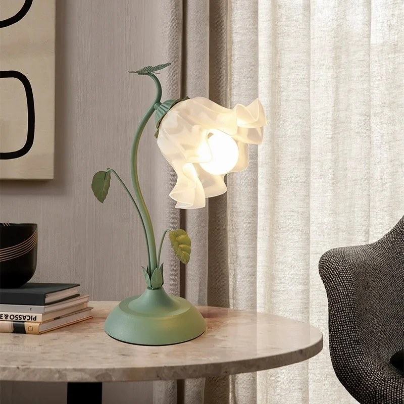 European Style Romantic Flower Table Lamp LED Warm Elegant Nightstand Light for Bedroom Living Room Office Hotel Home Lighting
European Style Romantic Flower Table Lamp LED Warm Elegant Nightstand Light for Bedroom Living Room Office Hotel Home Lighting