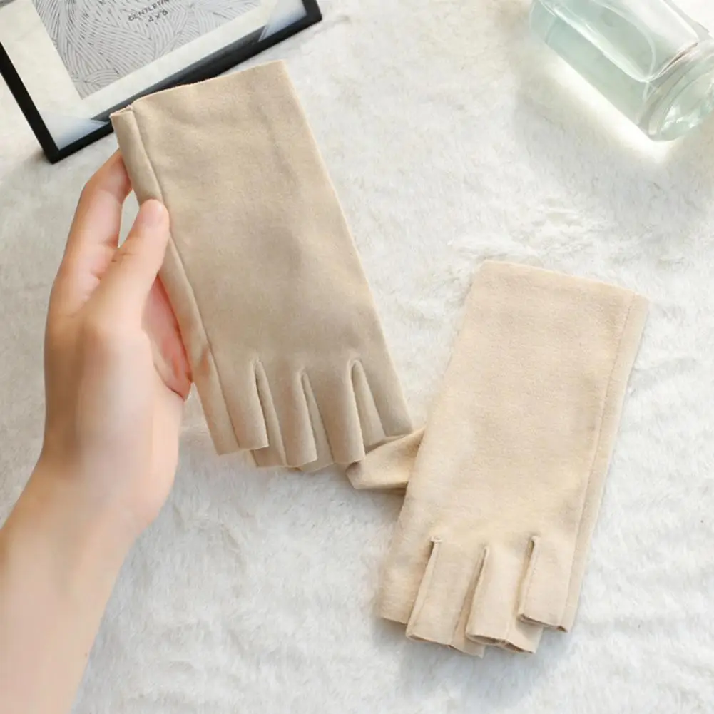 Solid Color Gloves Velvet Gloves Winter Cycling Gloves with Touch Screen Anti-slip Design High Elastic Wrist Unisex for Weather
Solid Color Gloves Velvet Gloves Winter Cycling Gloves with Touch Screen Anti-slip Design High Elastic Wrist Unisex for Weather