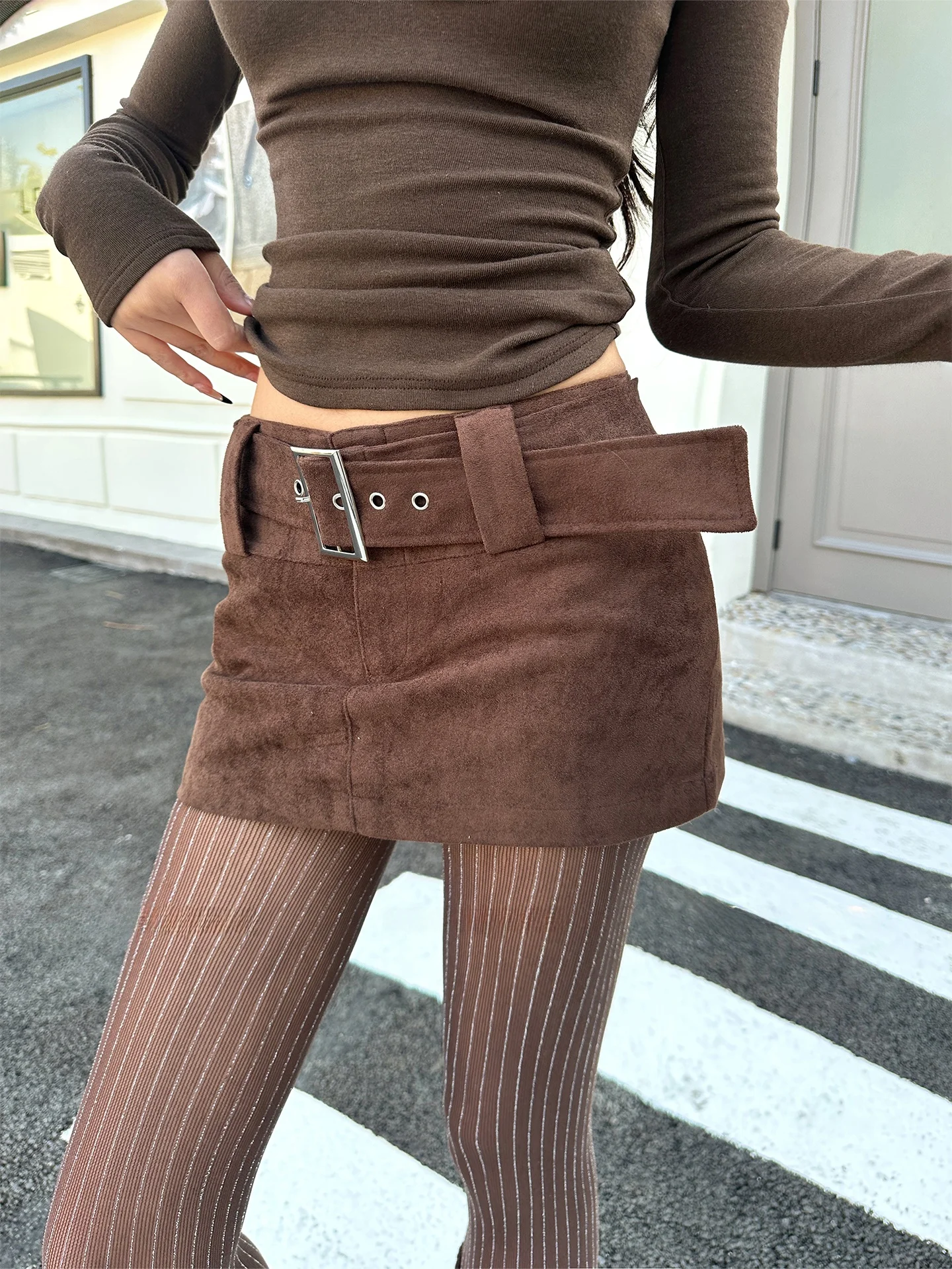 Ретро-юбка из замши, облегающая, А-силуэт, в стиле Spicy Girl, осенне-зимний дизайн, утягивающая, с высокой талией
Ретро-юбка из замши, облегающая, А-силуэт, в стиле Spicy Girl, осенне-зимний дизайн, утягивающая, с высокой талией