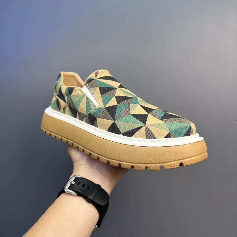 2024 Spring And Autumn New Men's Casual Shoes Genuine Leather Thick Sole Board Shoes.
2024 Spring And Autumn New Men's Casual Shoes Genuine Leather Thick Sole Board Shoes.