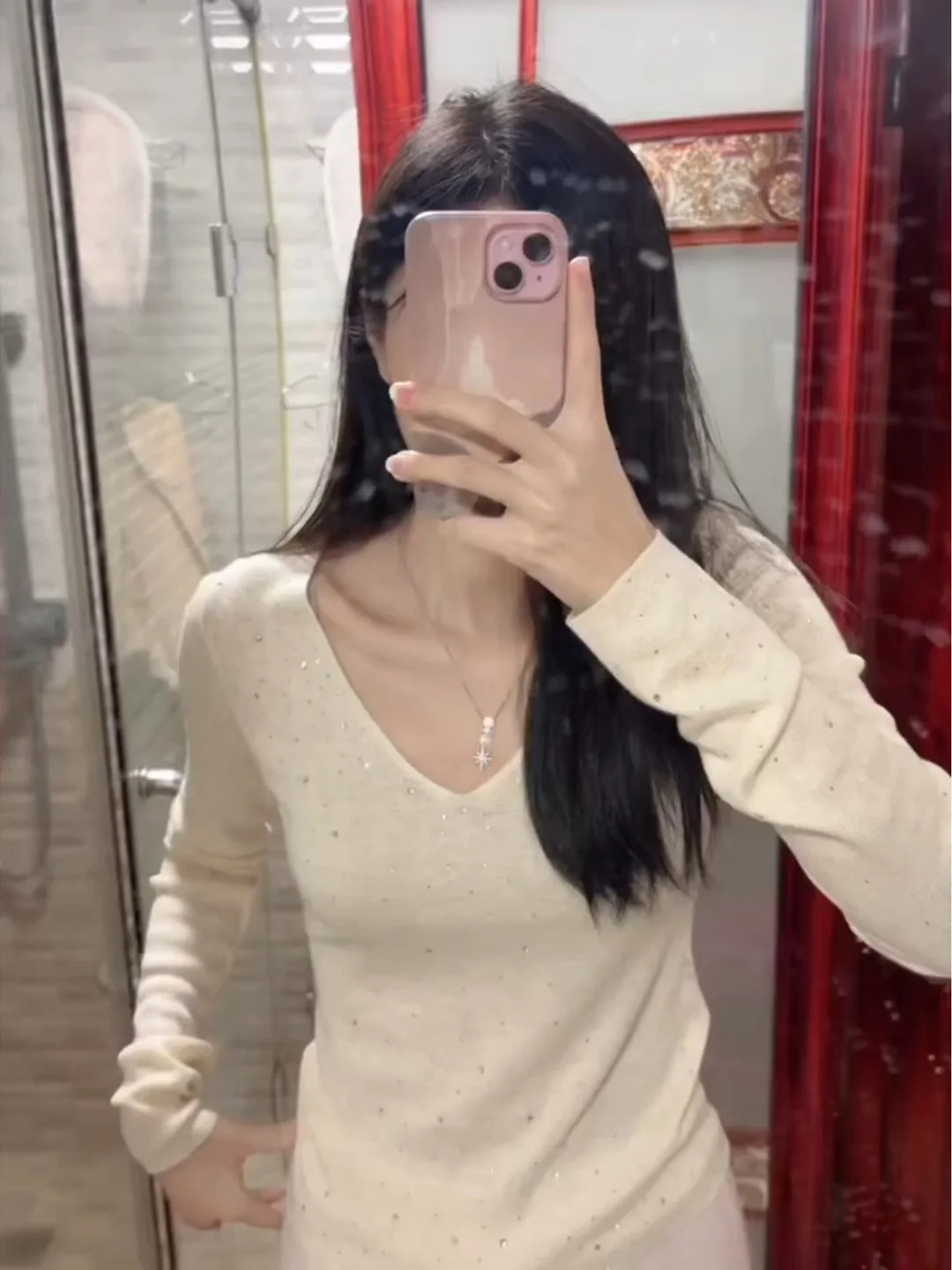 Korean Style Long Sleeve Knitted Sweater Women's V-Neck Diamond Embellished Slimming Top for Autumn Winter Office Wear
Korean Style Long Sleeve Knitted Sweater Women's V-Neck Diamond Embellished Slimming Top for Autumn Winter Office Wear