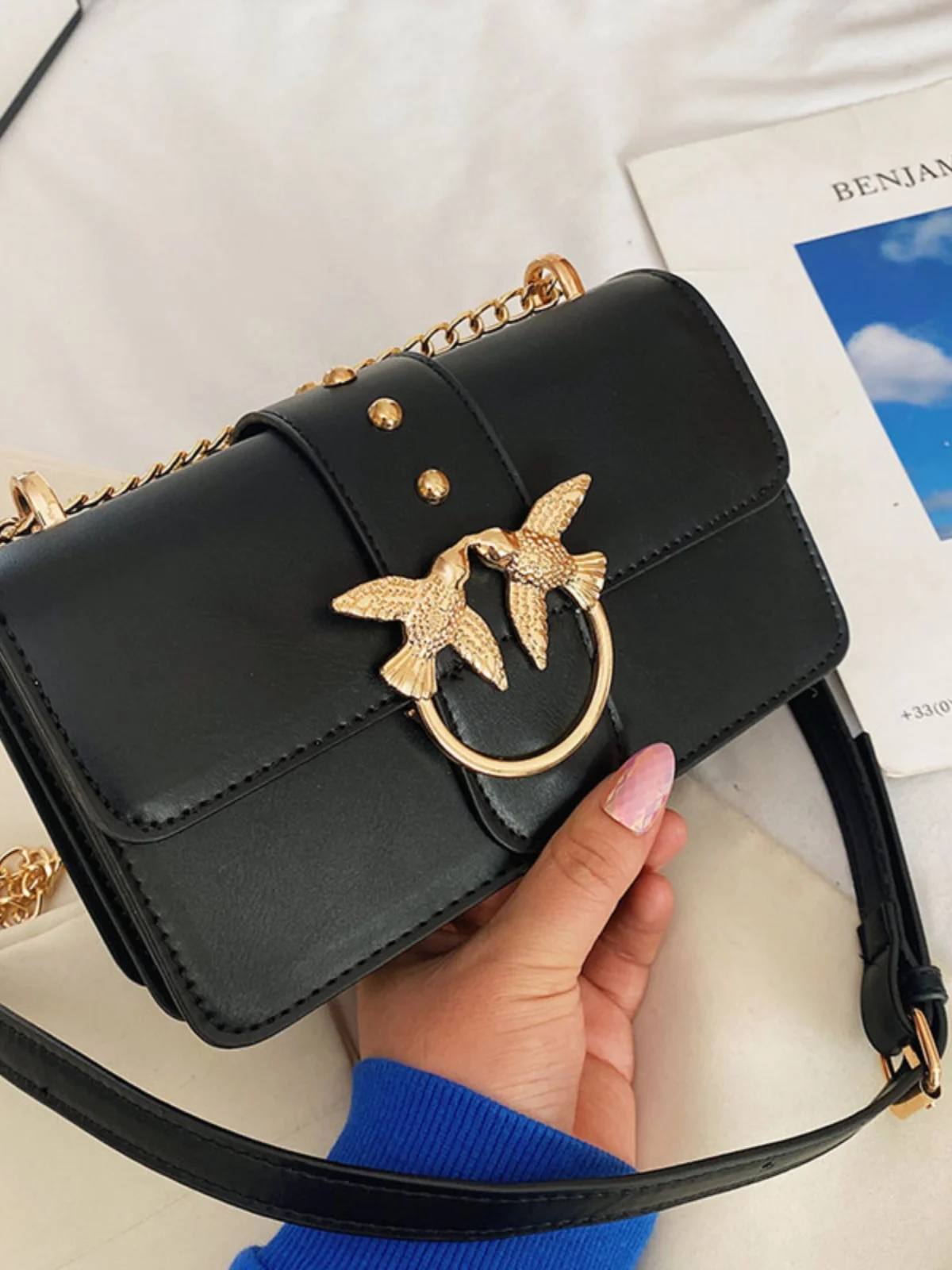 19202 Легкая роскошная новая модная популярная двойная сумка-ласточка, многофункциональная маленькая квадратная сумка через плечо с цепочкой
19202 Легкая роскошная новая модная популярная двойная сумка-ласточка, многофункциональная маленькая квадратная сумка через плечо с цепочкой