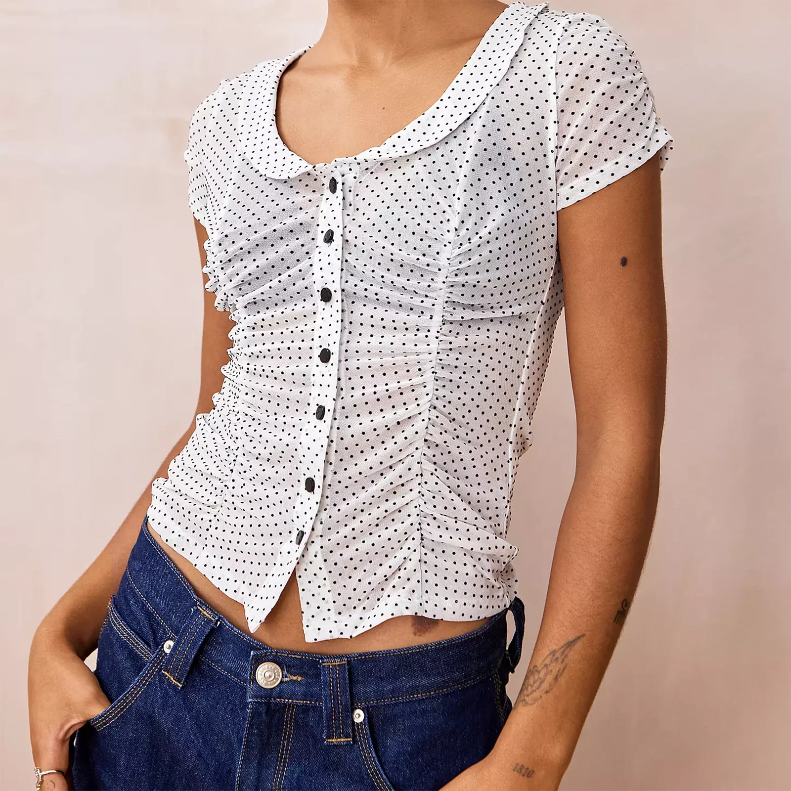 Classic Women Short Sleeve Shirts Dot Print Doll Collar Button Down Blouses Summer Folds Casual Tops Streetwear
Classic Women Short Sleeve Shirts Dot Print Doll Collar Button Down Blouses Summer Folds Casual Tops Streetwear