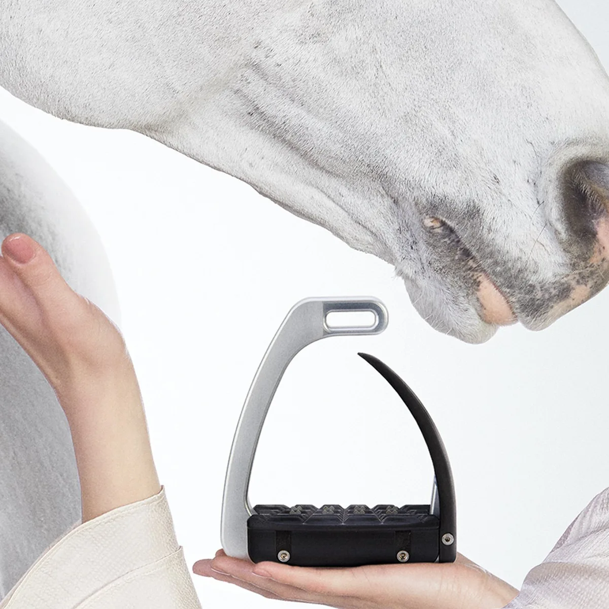 Safe Riding S-lightsecurity Stirrups Import Harness Professional Horse Riding Supplies
Safe Riding S-lightsecurity Stirrups Import Harness Professional Horse Riding Supplies