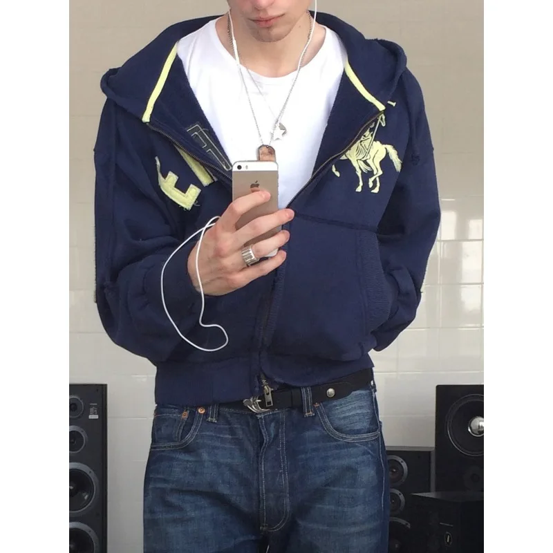 Свободный кардиган на молнии в стиле Ins, модная модная индивидуальная толстовка с капюшоном и карманом с вышивкой в виде рыцаря
Свободный кардиган на молнии в стиле Ins, модная модная индивидуальная толстовка с капюшоном и карманом с вышивкой в виде рыцаря