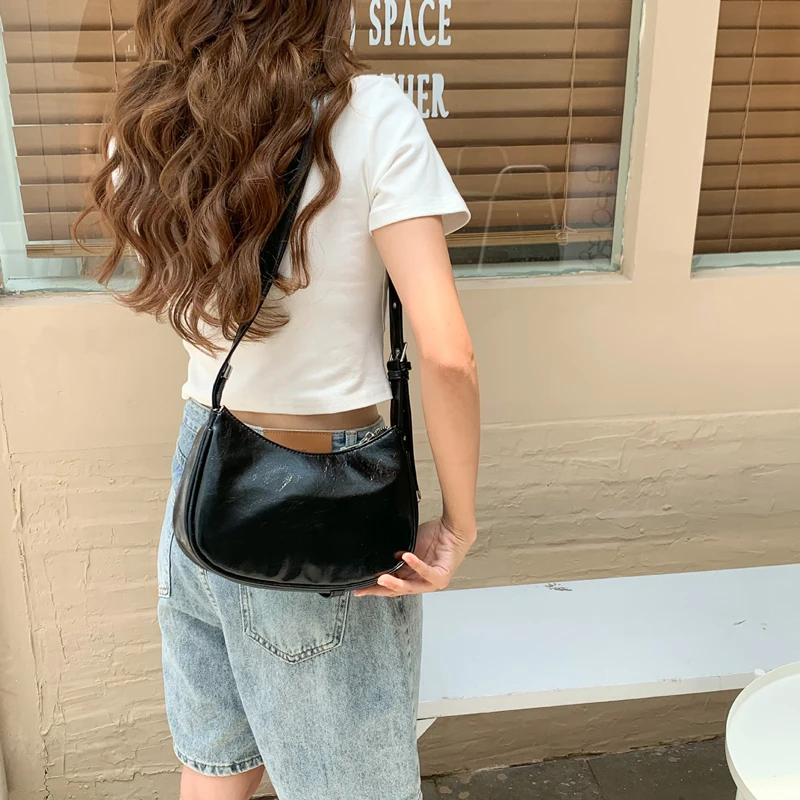 Women Small Crossbody Bag Solid Color Leather Shoulder Purse Trendy Underarm Bag for Daily Outdoor Office
Women Small Crossbody Bag Solid Color Leather Shoulder Purse Trendy Underarm Bag for Daily Outdoor Office