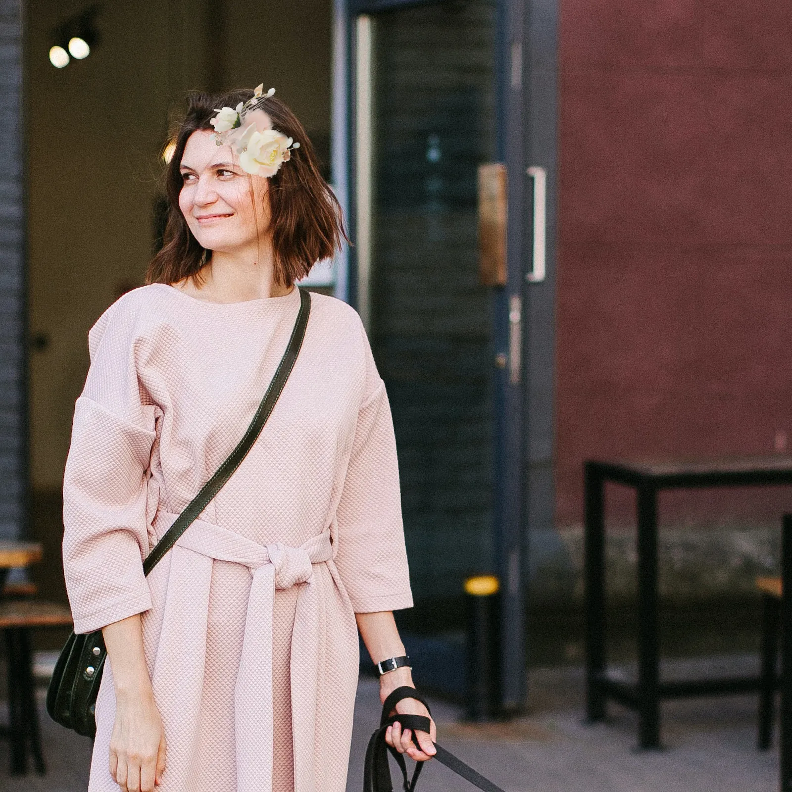 Свадебная заколка-гребень из шелковой пряжи с цветами, модный аксессуар для свадебного платья, украшение для волос на свадьбу и выпускной
Свадебная заколка-гребень из шелковой пряжи с цветами, модный аксессуар для свадебного платья, украшение для волос на свадьбу и выпускной