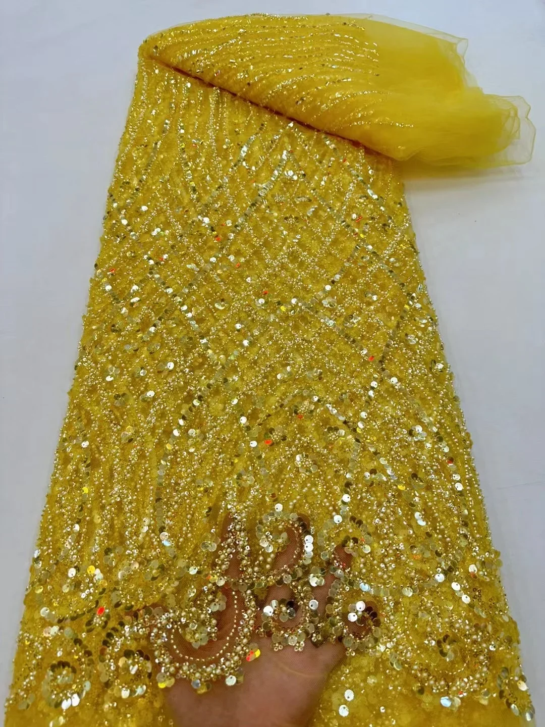 High-quality and luxurious French chiffon lace fabric, African sequined beaded lace fabric, embroidered Nigerian lace fabric
High-quality and luxurious French chiffon lace fabric, African sequined beaded lace fabric, embroidered Nigerian lace fabric