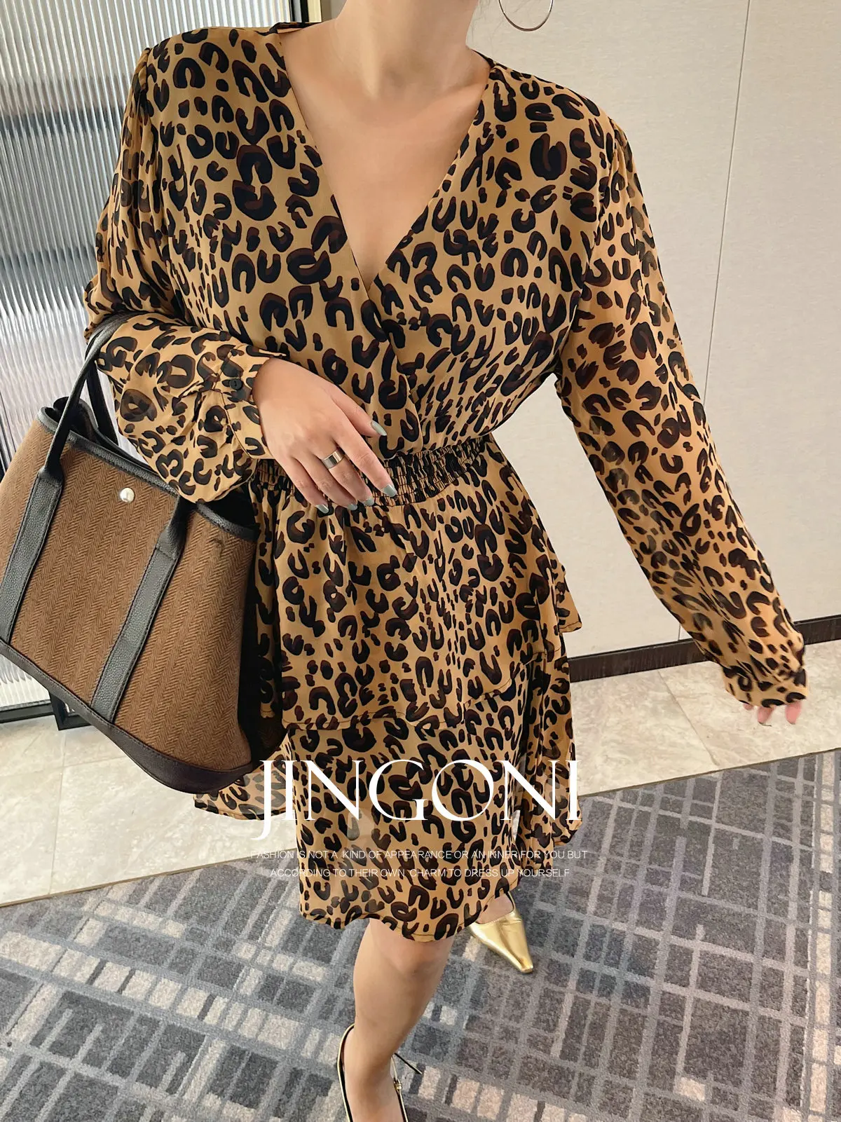 Leopard Mini Long Sleeve Evening Dress Women Clothing 2025 Spring Summer Fashion Korean Style New Elegant Vintage Party Luxury
Leopard Mini Long Sleeve Evening Dress Women Clothing 2025 Spring Summer Fashion Korean Style New Elegant Vintage Party Luxury