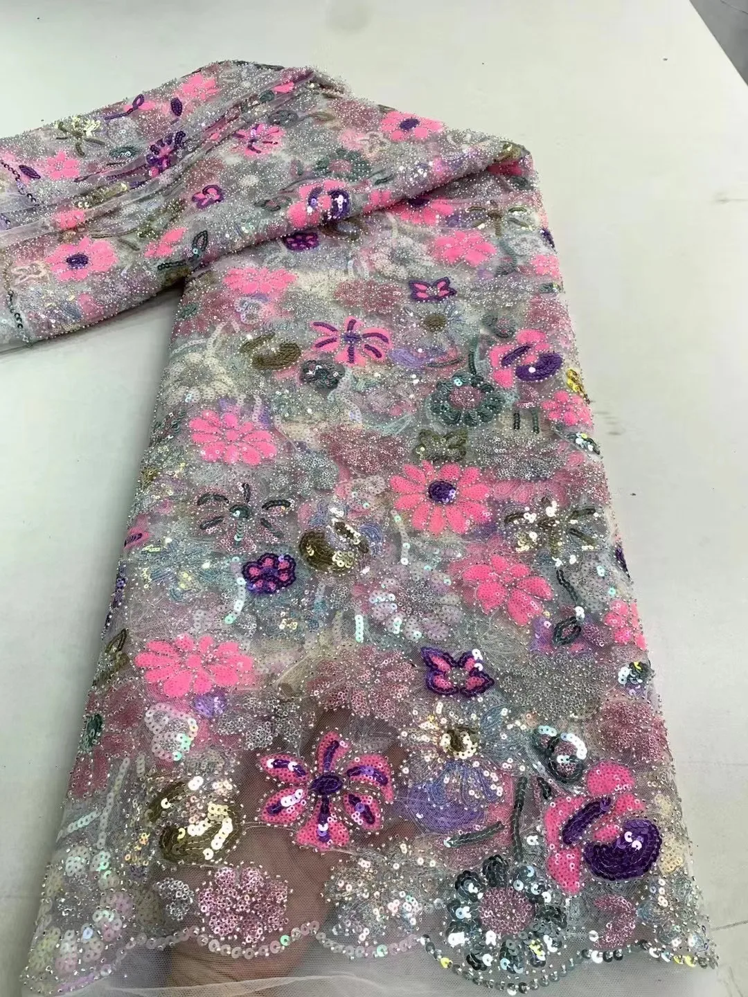 New Latest French Beaded Net Lace Fabric African Tulle Lace Fabric With Sequins Embroidery Nigerian Beads Lace For Party Dresses
New Latest French Beaded Net Lace Fabric African Tulle Lace Fabric With Sequins Embroidery Nigerian Beads Lace For Party Dresses