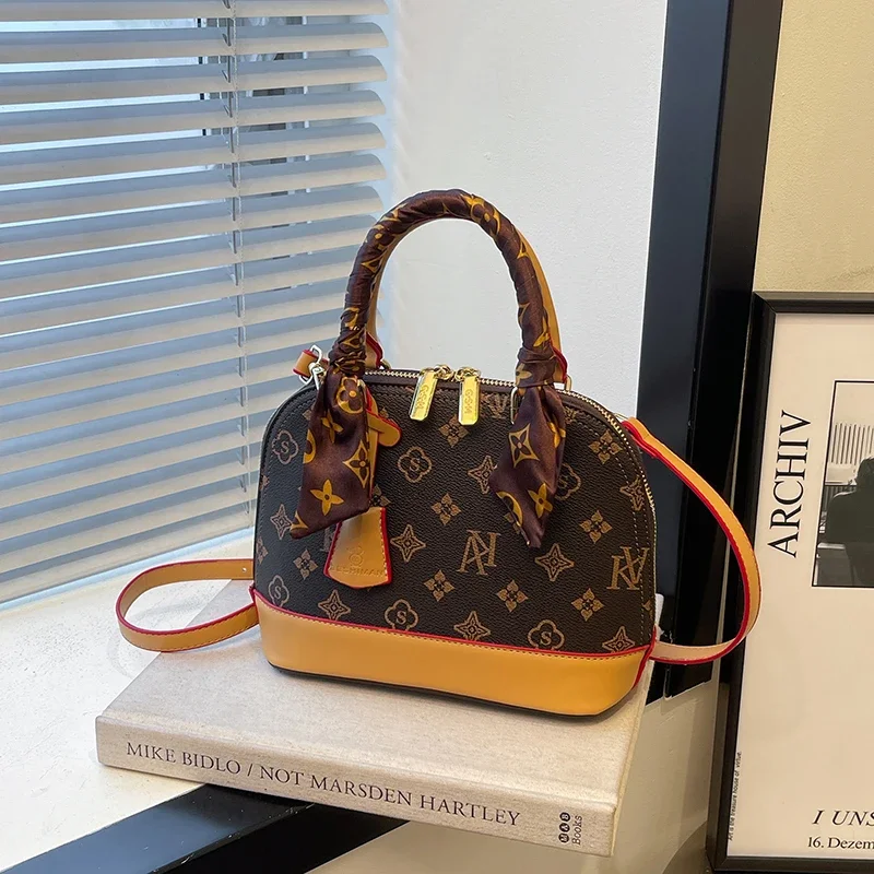 Кожаная большая сумка в винтажном стиле - элегантная женская сумка через плечо Paris Design, роскошная сумка-мессенджер большой вместимости 
Кожаная большая сумка в винтажном стиле - элегантная женская сумка через плечо Paris Design, роскошная сумка-мессенджер большой вместимости