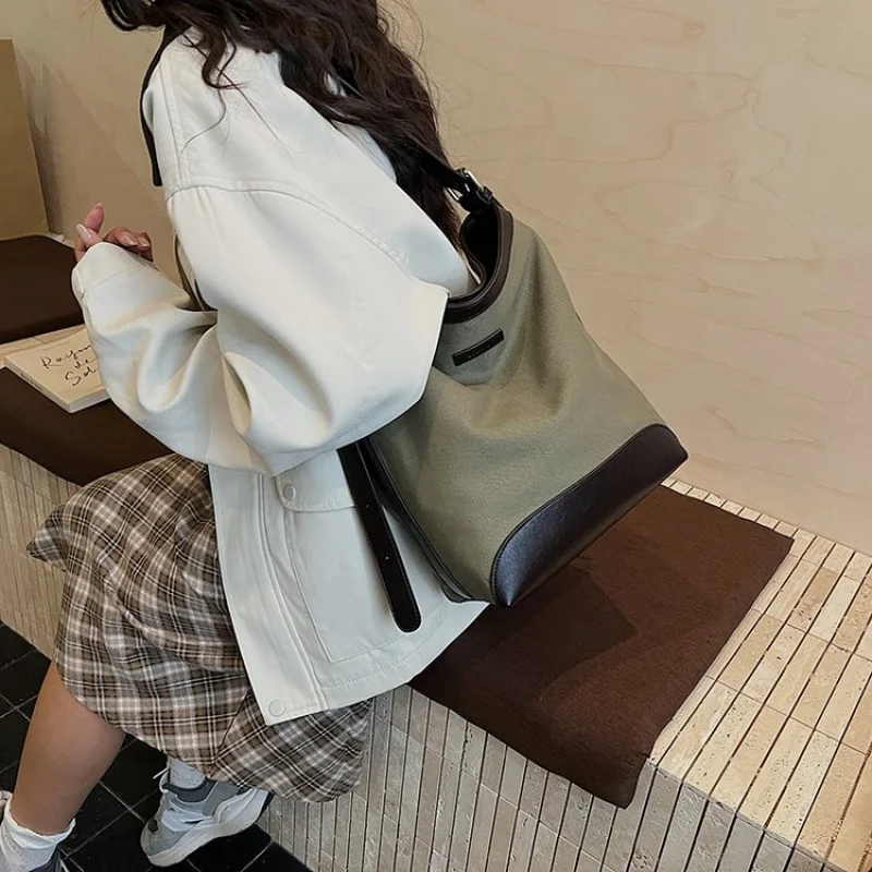 Stylish Tote Bag For Ladies High-Quality Leather Handbag Popular Classic Elegant Fashion Women Accessory
Stylish Tote Bag For Ladies High-Quality Leather Handbag Popular Classic Elegant Fashion Women Accessory