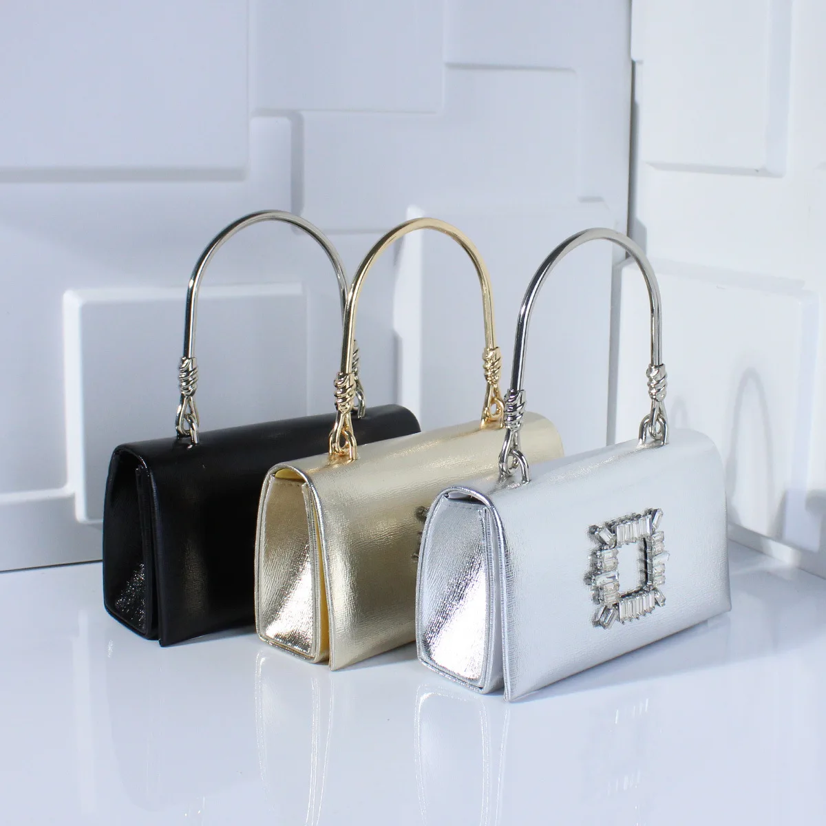 Light luxury fashion exquisite rhinestone small square bag dress dinner bag temperament handbag messenger women's bag
Light luxury fashion exquisite rhinestone small square bag dress dinner bag temperament handbag messenger women's bag