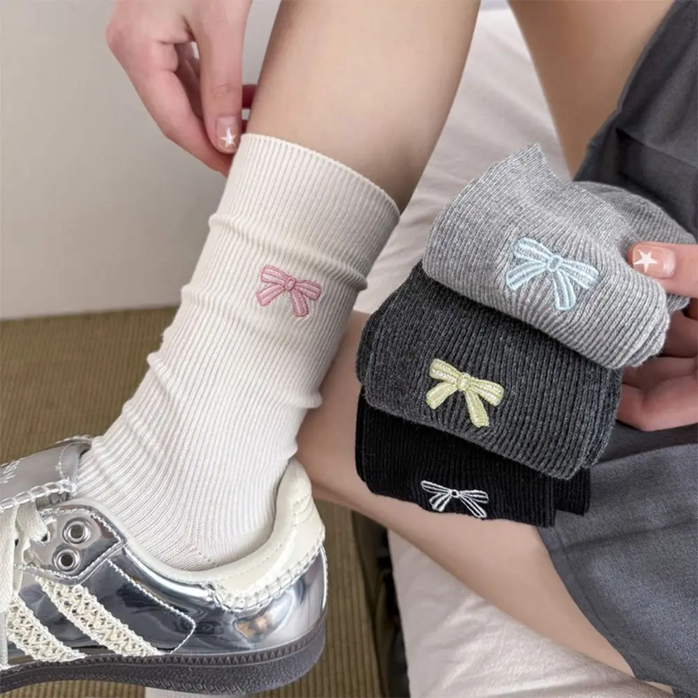 Versatile Seamless Bow Knot Socks Spring Autumn INS-Style Embroidered Bow Socks Vertical Striped Slouchy Socks for Women Girls
Versatile Seamless Bow Knot Socks Spring Autumn INS-Style Embroidered Bow Socks Vertical Striped Slouchy Socks for Women Girls