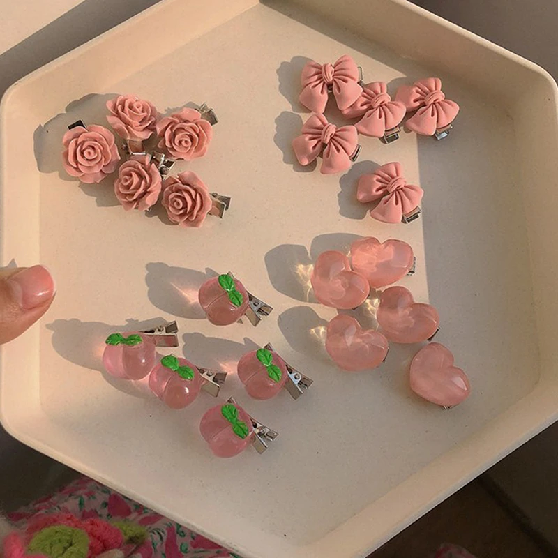5pcs So Cute Girls Pink Rose Flower Heart Bow Peach Mini Hairpin Set Sweet Hair Braiding Clip Hair Styling Bobby Pin For Women
5pcs So Cute Girls Pink Rose Flower Heart Bow Peach Mini Hairpin Set Sweet Hair Braiding Clip Hair Styling Bobby Pin For Women