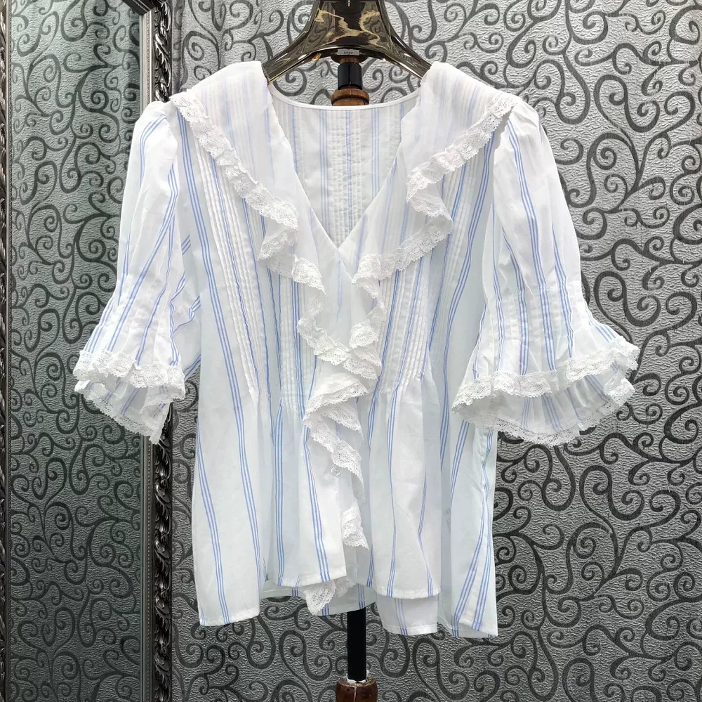 100%Cotton Blouse Shirts 2026 Summer Style Women Sexy V-Neck Blue Striped Print Lace Patchwork Short Sleeve Tops Shirt Female
100%Cotton Blouse Shirts 2026 Summer Style Women Sexy V-Neck Blue Striped Print Lace Patchwork Short Sleeve Tops Shirt Female