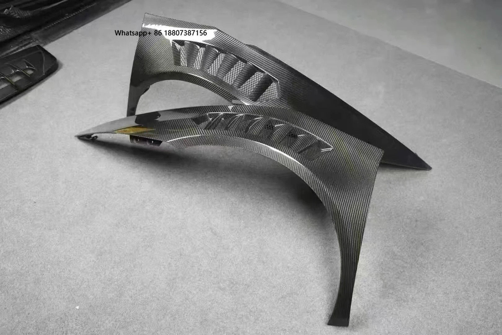 High Quality V Style Dry Carbon Fiber Front Fender forLamborghini Huracan LP610 LP580 Perfect Fitment
High Quality V Style Dry Carbon Fiber Front Fender forLamborghini Huracan LP610 LP580 Perfect Fitment