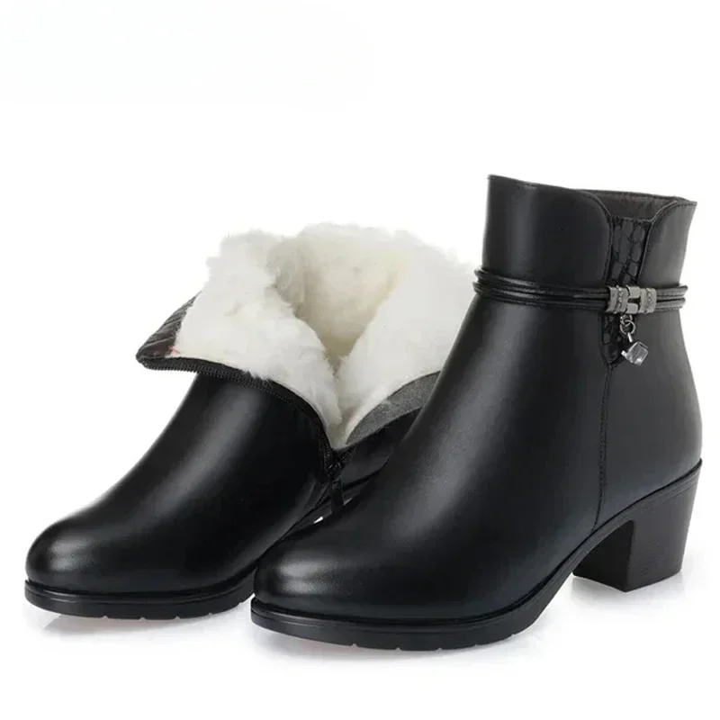2024 New Fashion Soft Leather Ankle Boot High Heels Zipper Shoe Warm Fur Winter Boots Female Women Shoes Plus Size 43
2024 New Fashion Soft Leather Ankle Boot High Heels Zipper Shoe Warm Fur Winter Boots Female Women Shoes Plus Size 43