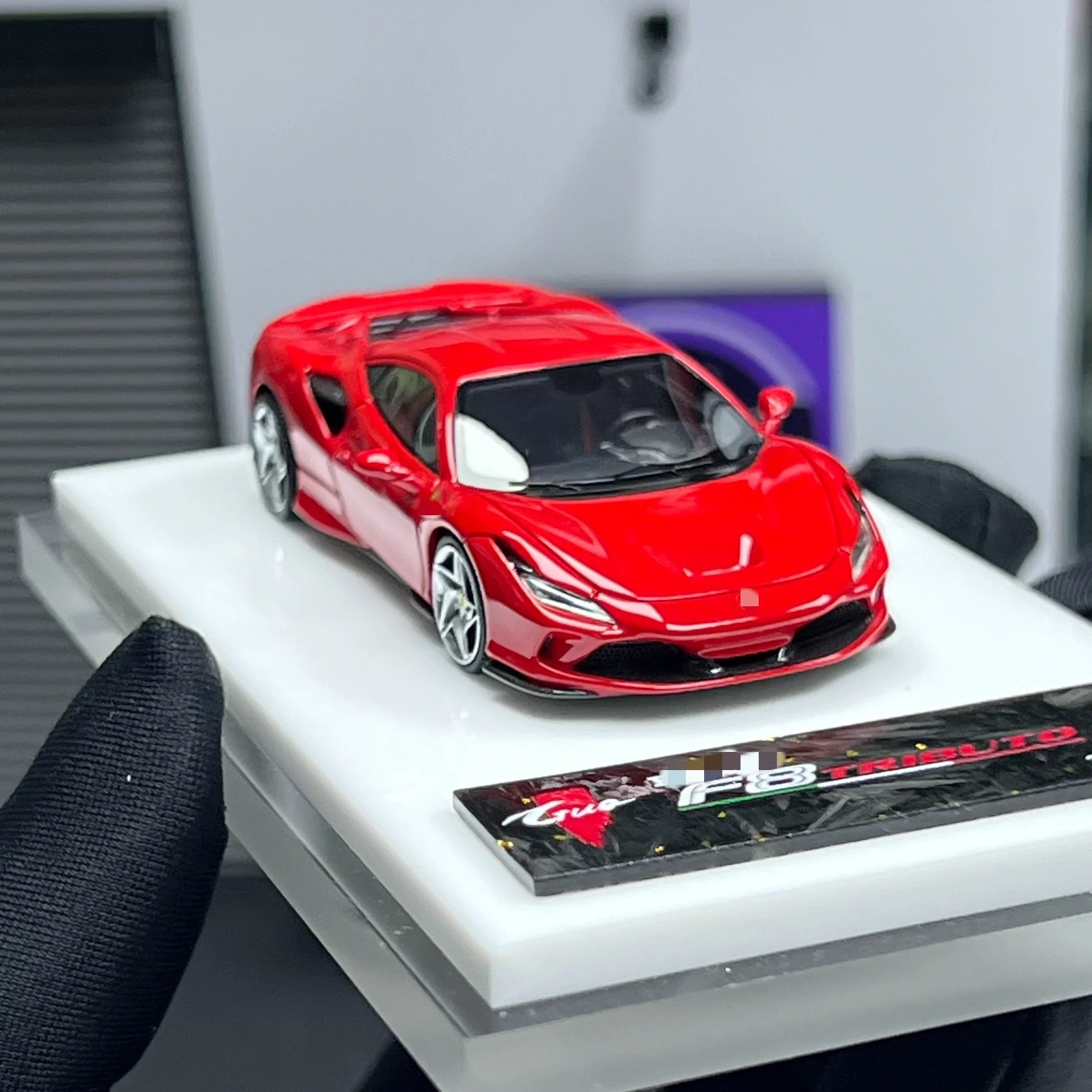 Tardis 1:64 GOya F8 Red, ограниченная серия 199, имитация модели автомобиля из смолы, украшения для детей, подарки
Tardis 1:64 GOya F8 Red, ограниченная серия 199, имитация модели автомобиля из смолы, украшения для детей, подарки