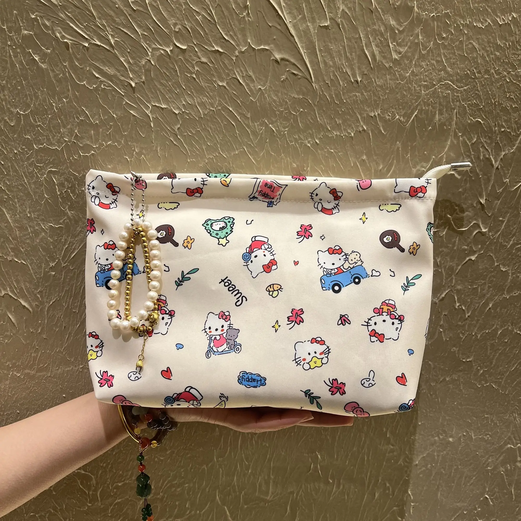 Hello Kitty Miniso Storage Bag Cute Two-sided Cartoon Pattern Canvas Bag New High-capacity Versatile Travel Storage Clutch Bag
Hello Kitty Miniso Storage Bag Cute Two-sided Cartoon Pattern Canvas Bag New High-capacity Versatile Travel Storage Clutch Bag