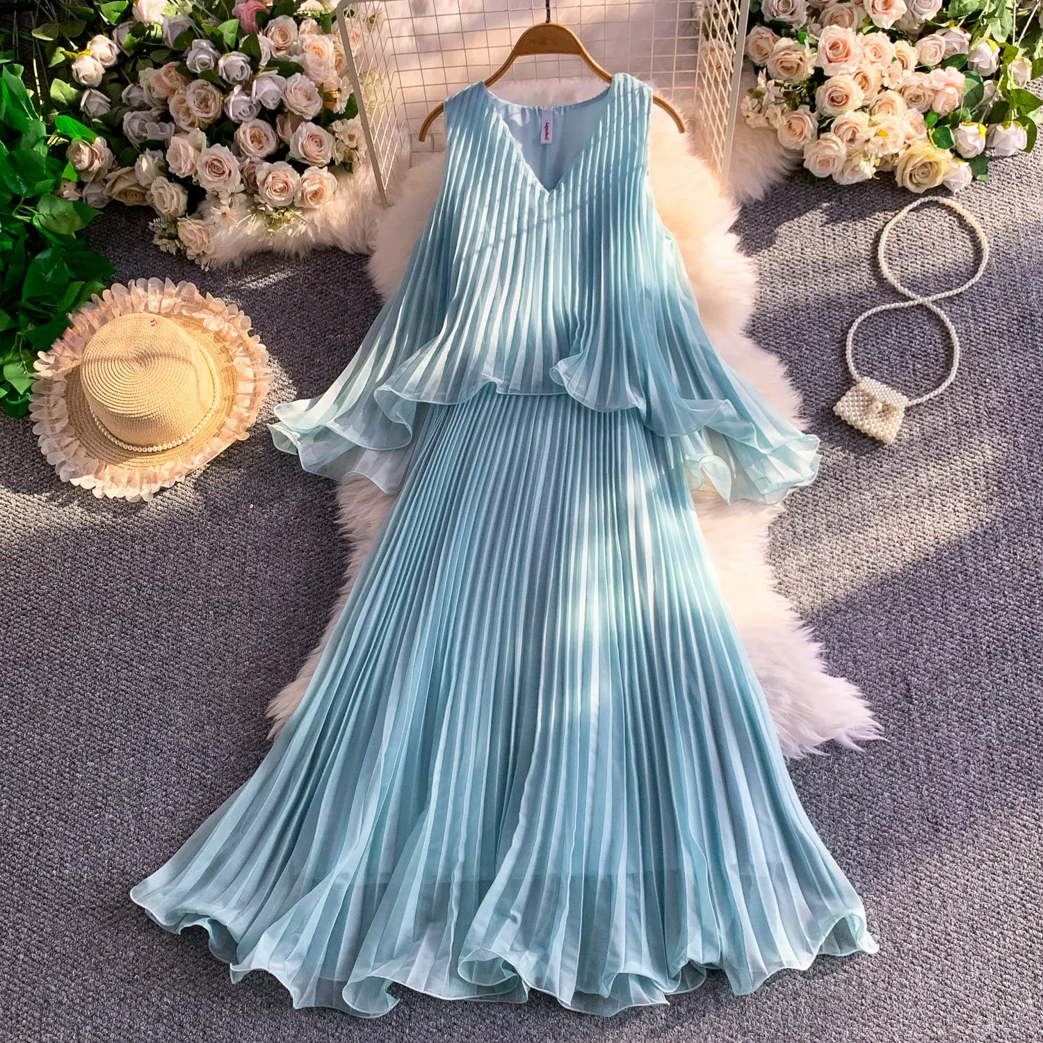 Women's Summer Dress Elegant Light Luxury V-Neck Sleeveless Pleated Ruffles Maxi Dress Lake Blue Puff Ball Gown Female DS526
Women's Summer Dress Elegant Light Luxury V-Neck Sleeveless Pleated Ruffles Maxi Dress Lake Blue Puff Ball Gown Female DS526