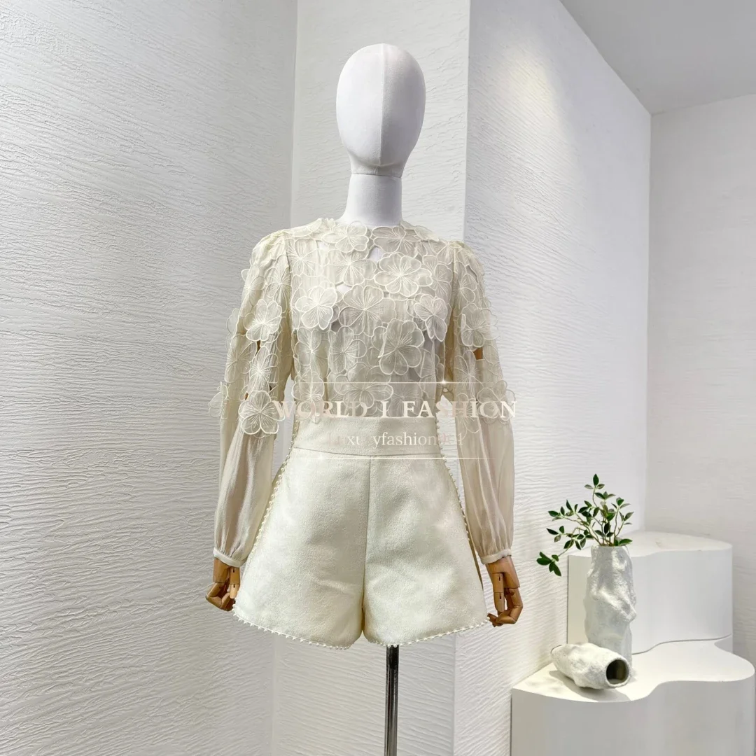 2025 Apricot Long Sleeve Flowers Appliqued Embroidery Blouse Tops and Shorts Set for Women
2025 Apricot Long Sleeve Flowers Appliqued Embroidery Blouse Tops and Shorts Set for Women