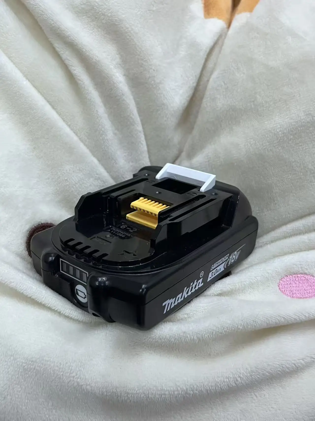 Stable Output 3Ah 18V Li-ion Battery For Makita BL1830 BL1850B BL1860 BL1840
Stable Output 3Ah 18V Li-ion Battery For Makita BL1830 BL1850B BL1860 BL1840