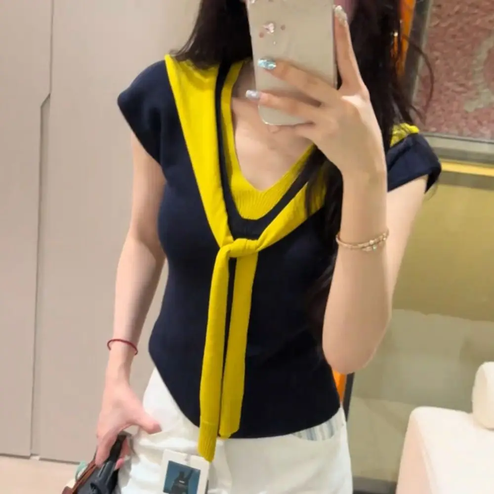 Lace-up Fake Two Pieces T-shirts V-neck Short Sleeve Slim Knit Crop Top Patchwork Korean Style Sweet Girl's Tees Top Streetwear
Lace-up Fake Two Pieces T-shirts V-neck Short Sleeve Slim Knit Crop Top Patchwork Korean Style Sweet Girl's Tees Top Streetwear